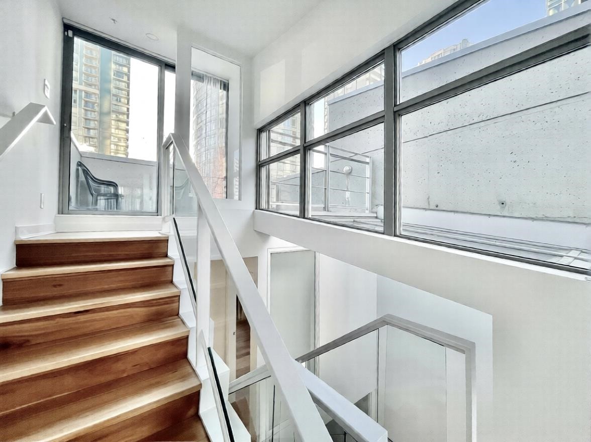 1235 Alberni Street, Vancouver, BC