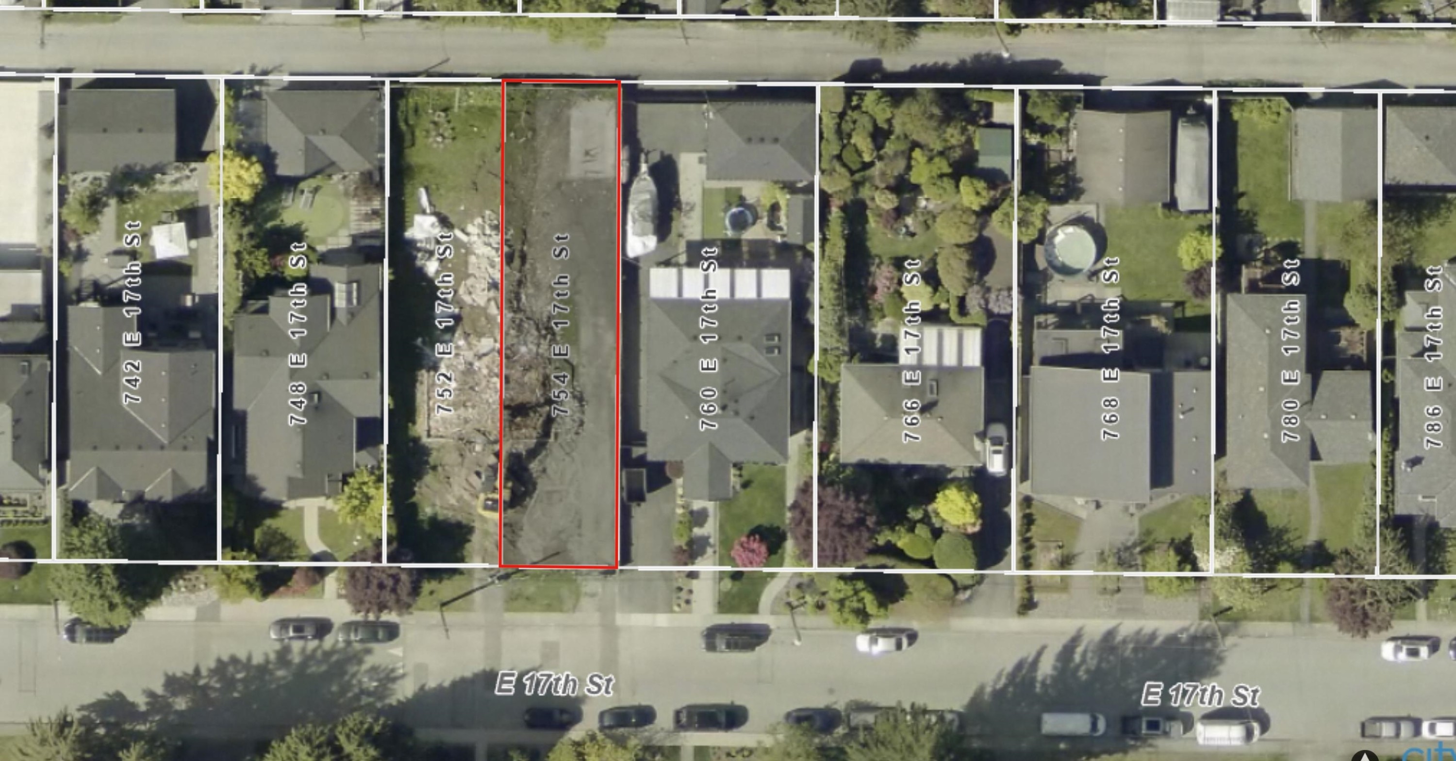 754 17Th Street E, North Vancouver, BC