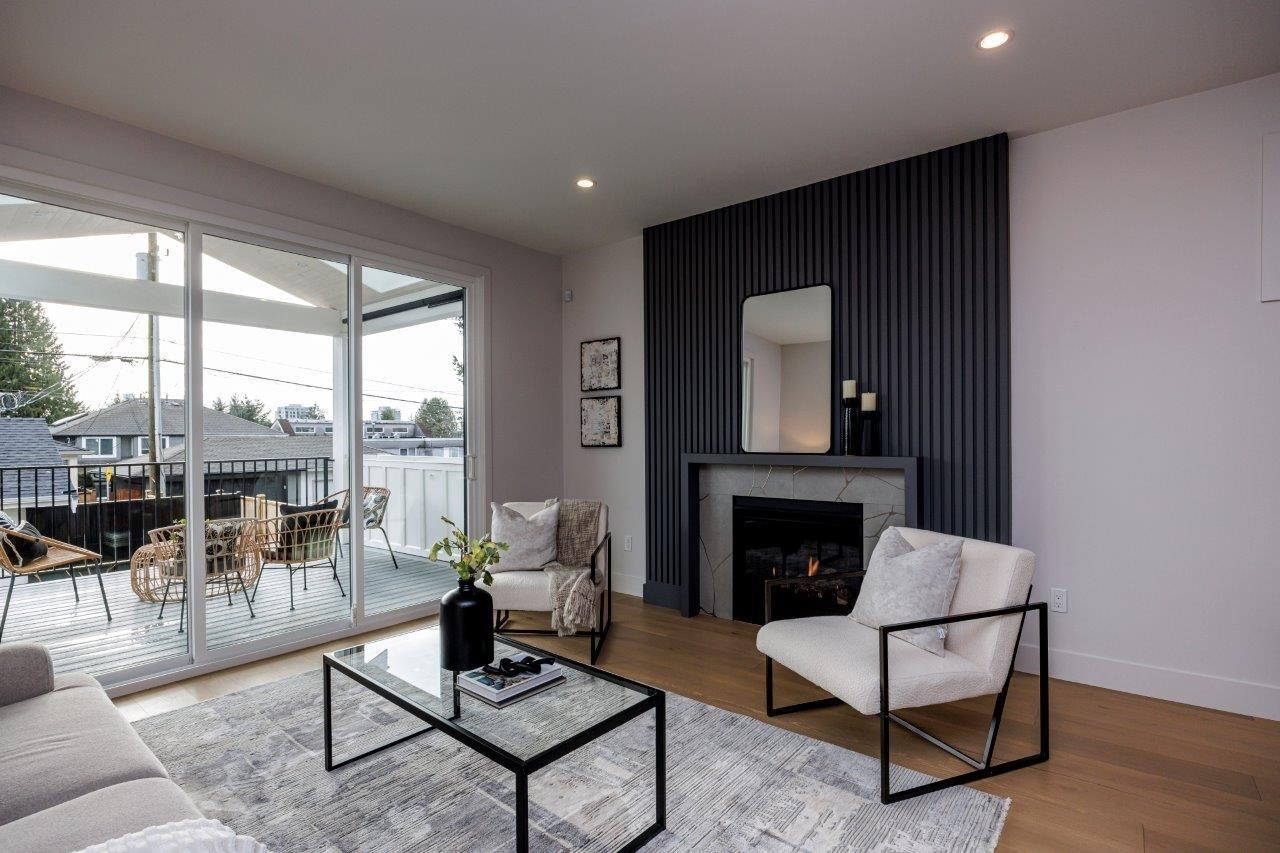 229 22Nd Street E, North Vancouver, BC