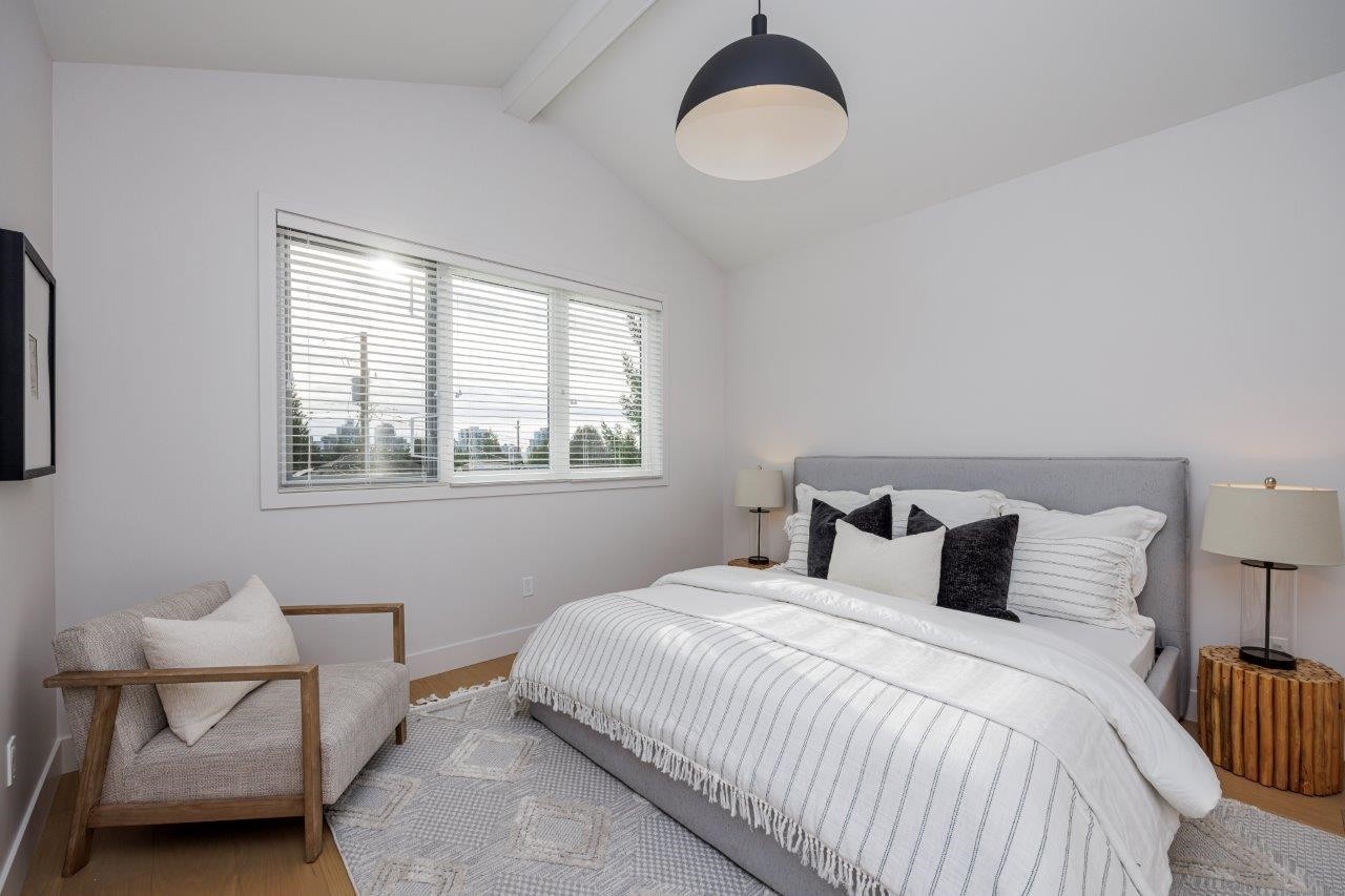 229 22Nd Street E, North Vancouver, BC