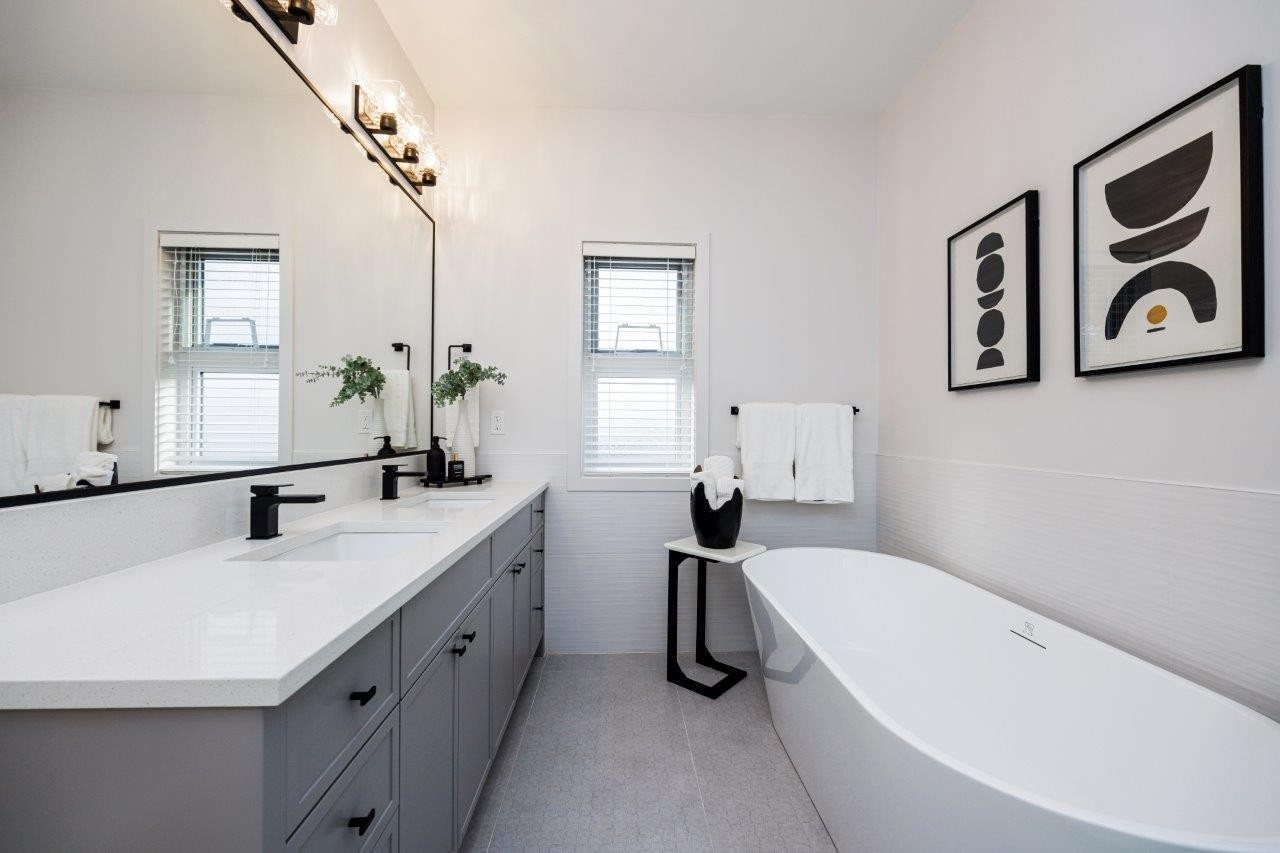 229 22Nd Street E, North Vancouver, BC