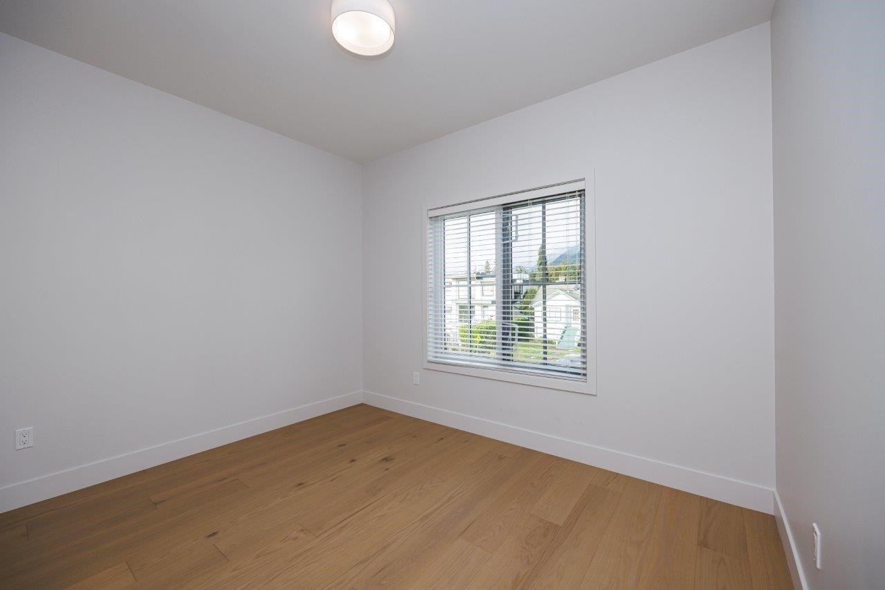 229 22Nd Street E, North Vancouver, BC