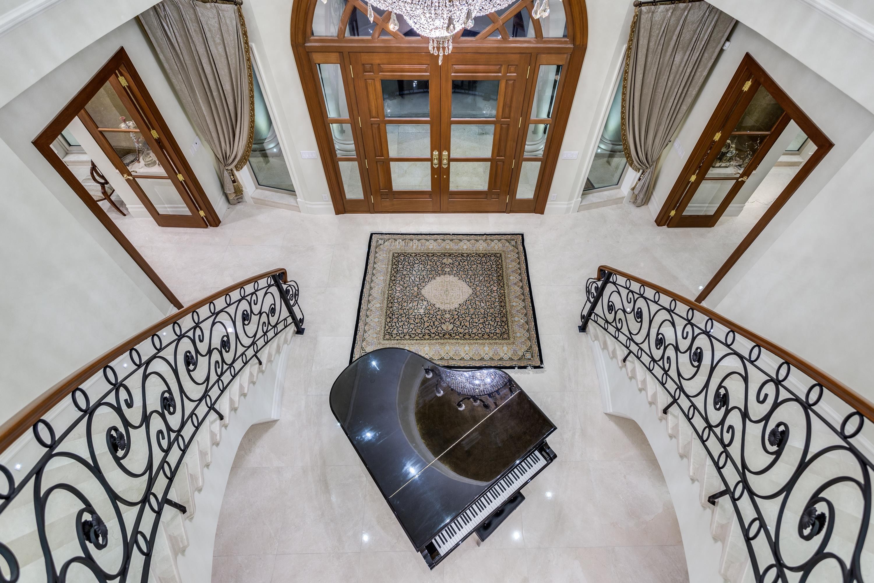 1175 Eyremount Drive, West Vancouver, BC