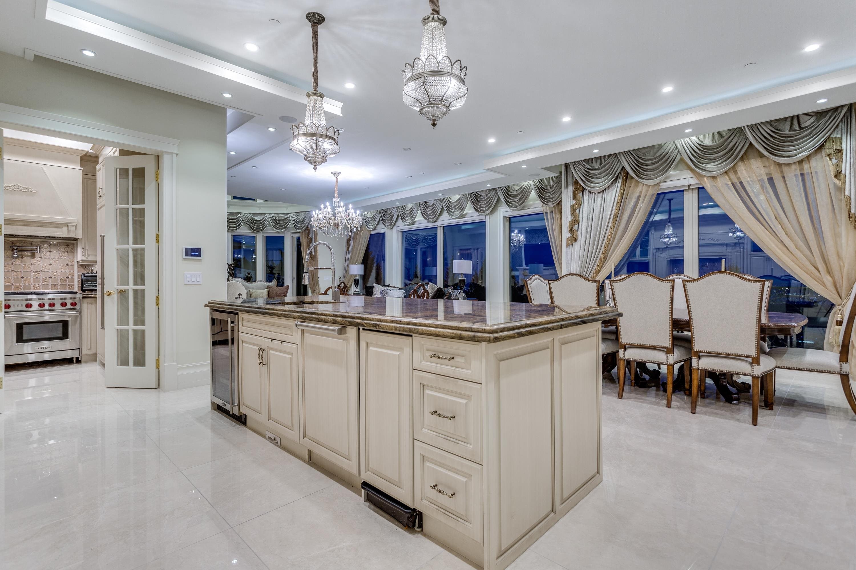 1175 Eyremount Drive, West Vancouver, BC