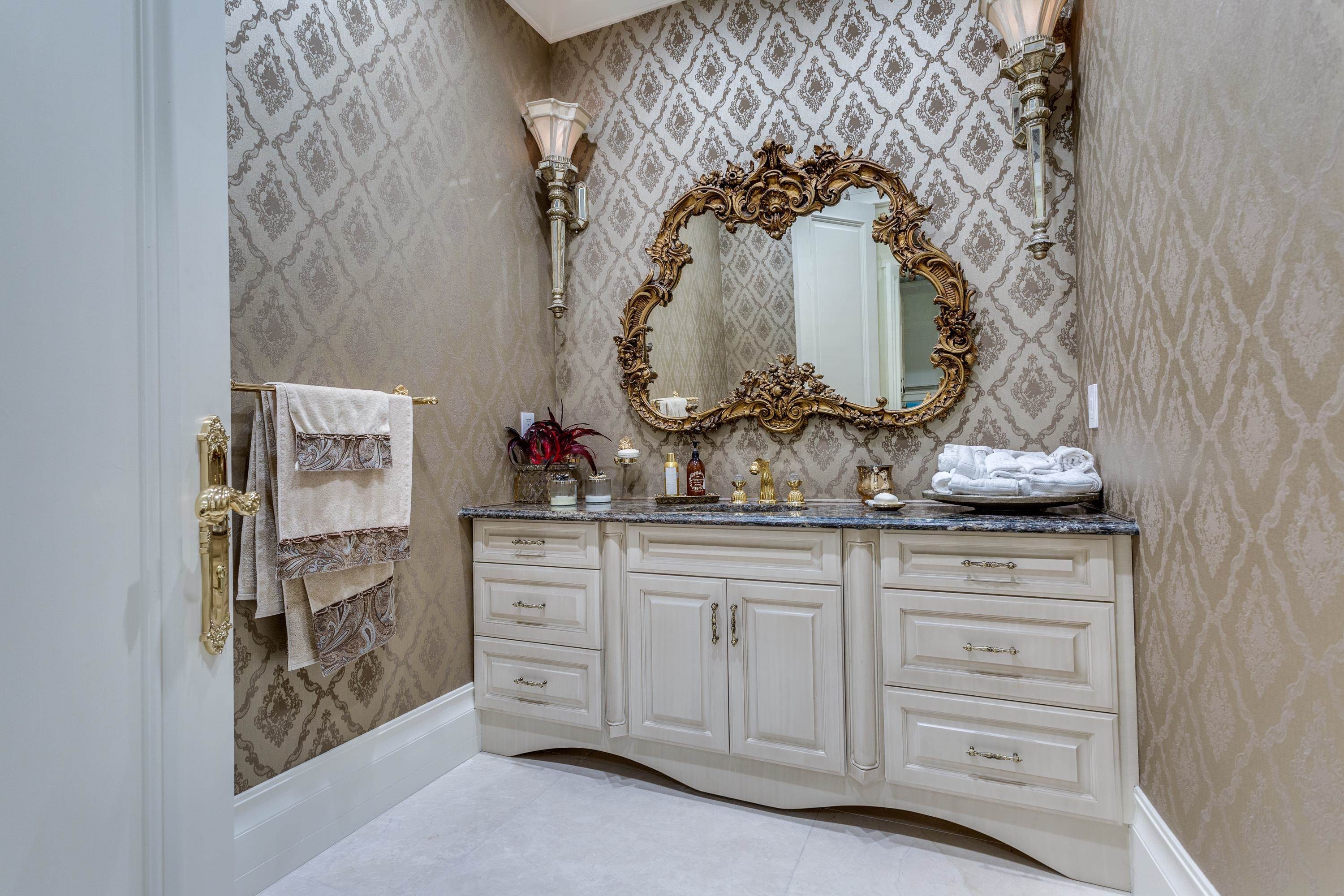 1175 Eyremount Drive, West Vancouver, BC