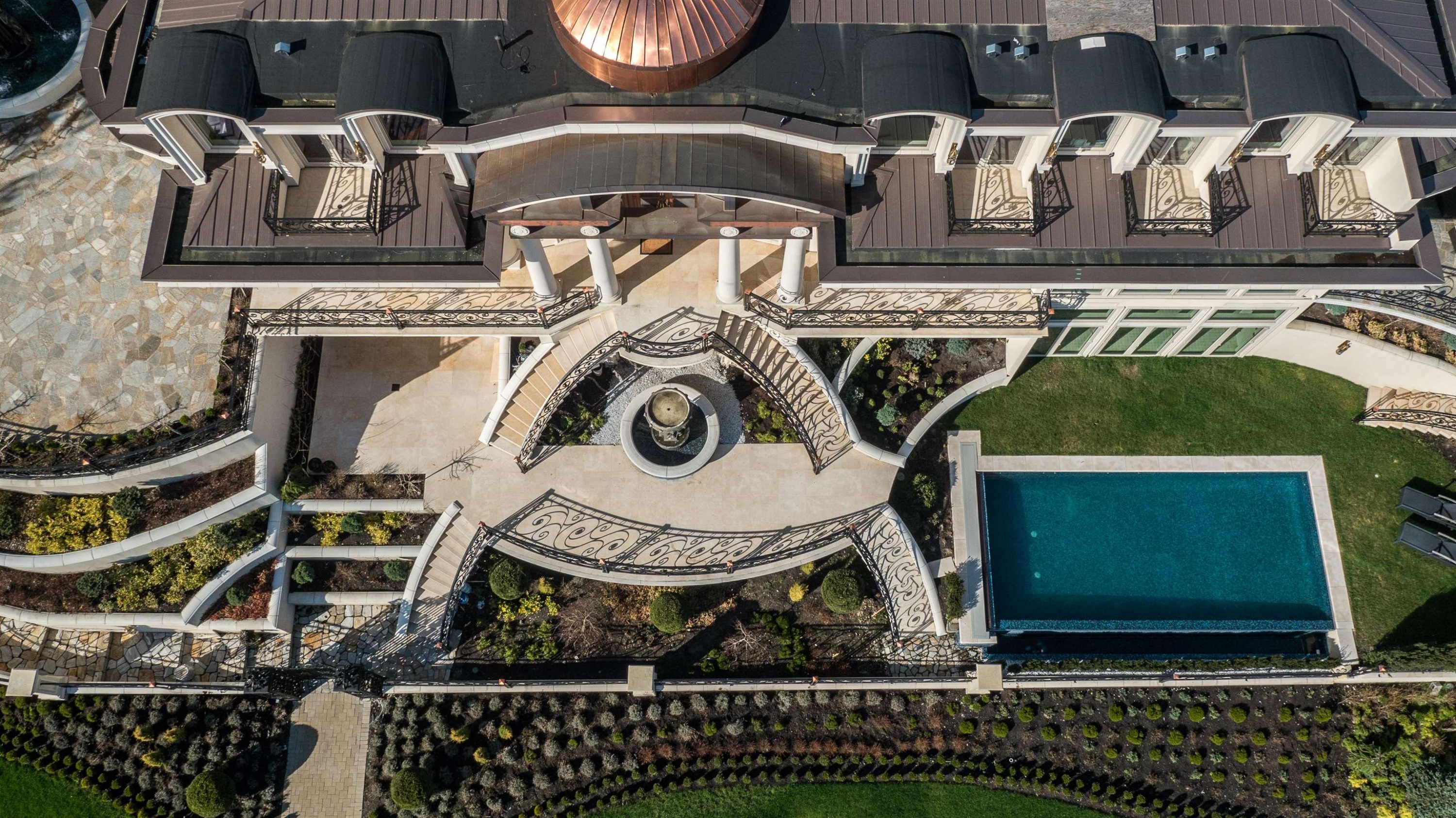 1175 Eyremount Drive, West Vancouver, BC