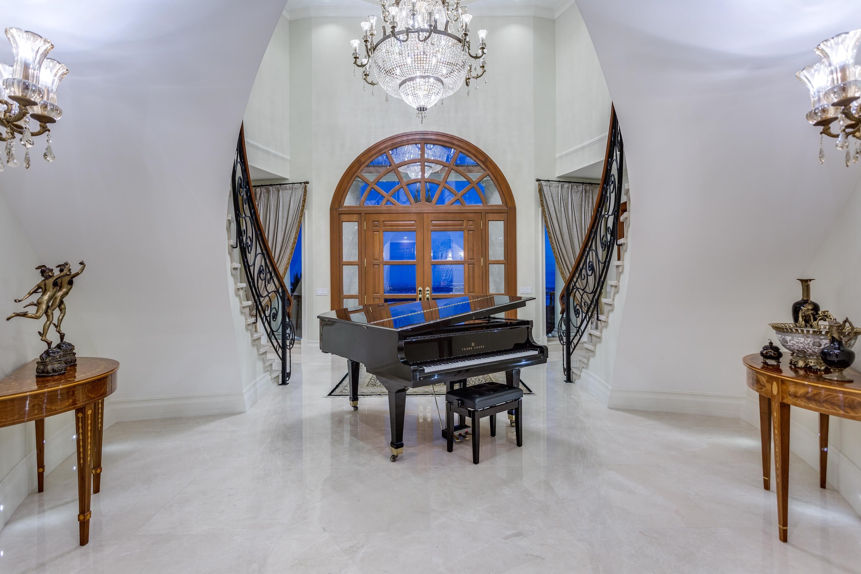 1175 Eyremount Drive, West Vancouver, BC