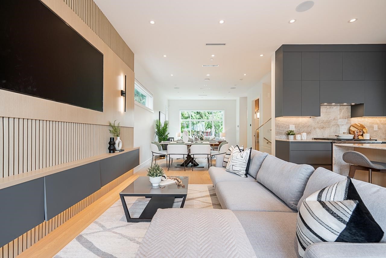 2561 2Nd Avenue W, Vancouver, BC