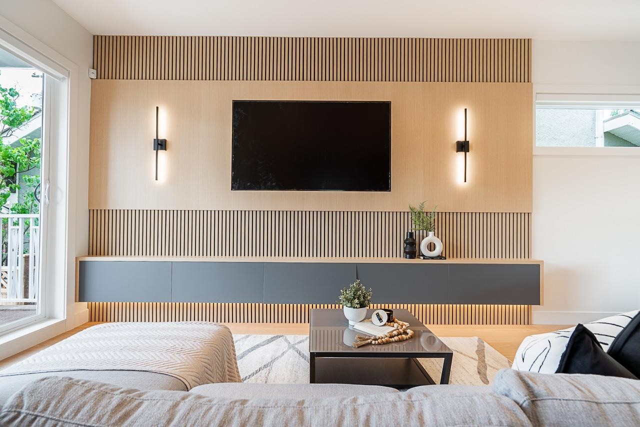 2561 2Nd Avenue W, Vancouver, BC