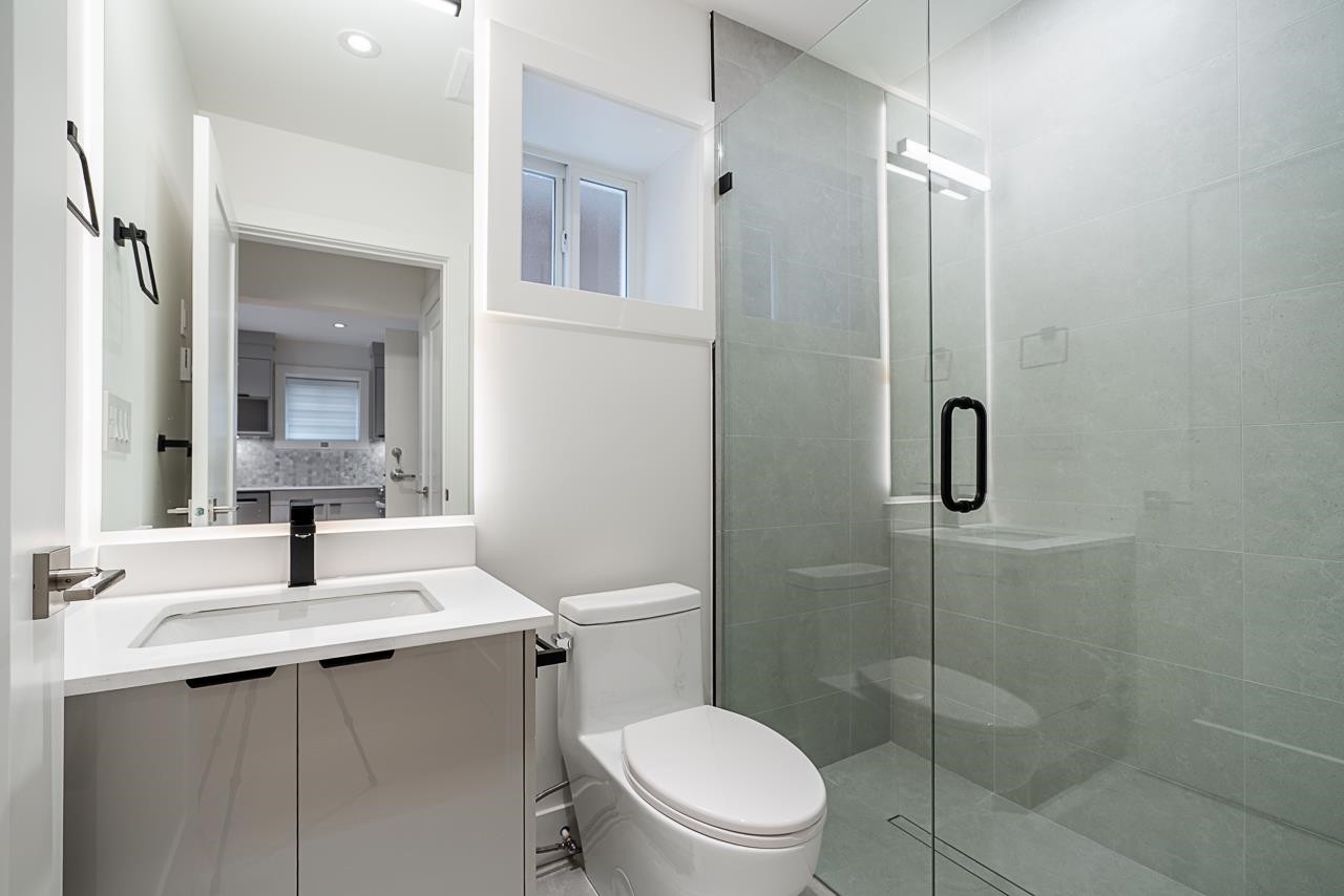 2561 2Nd Avenue W, Vancouver, BC