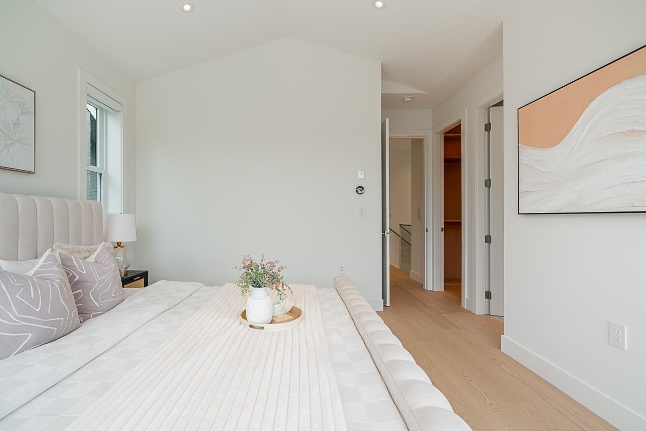 2561 2Nd Avenue W, Vancouver, BC