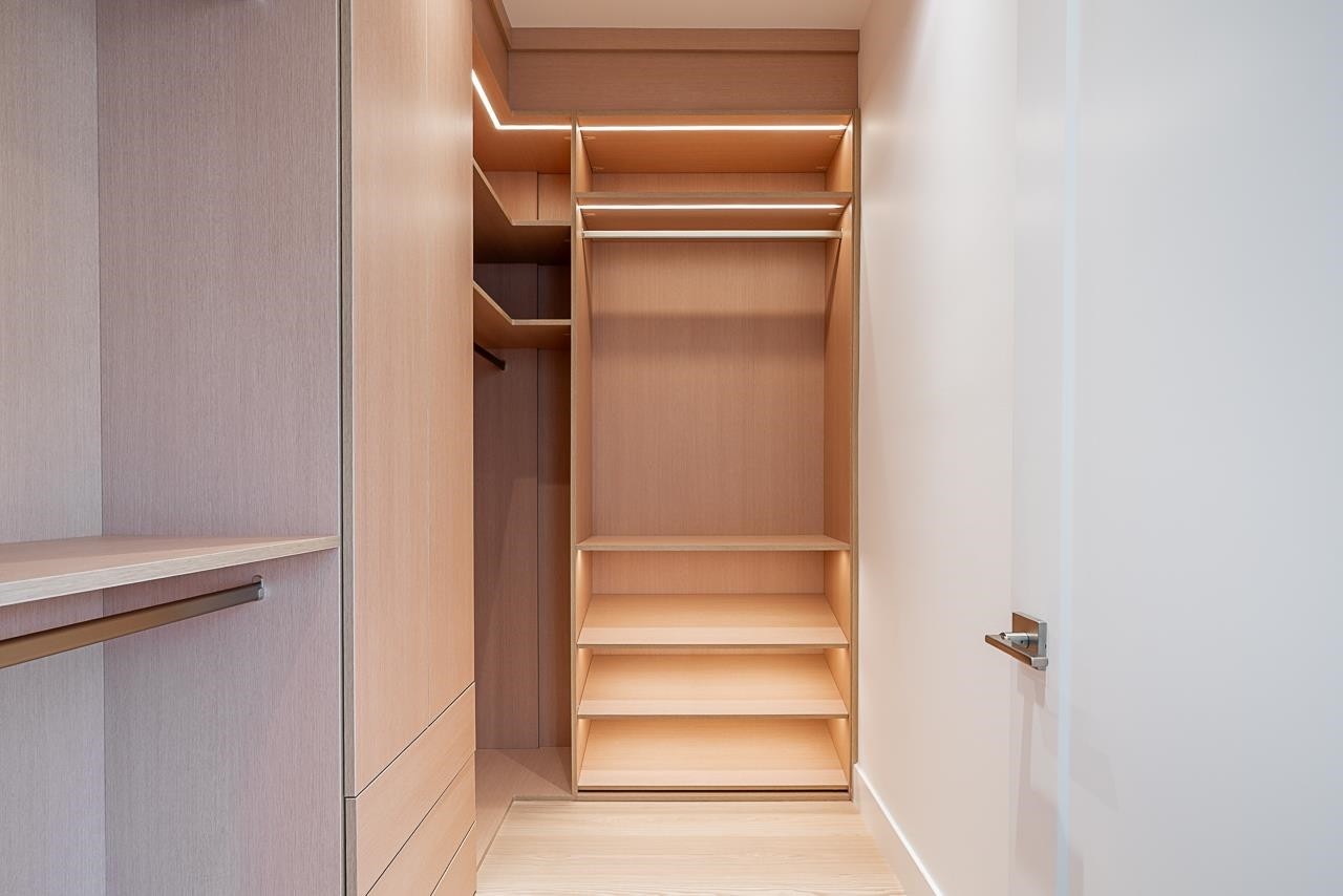 2561 2Nd Avenue W, Vancouver, BC