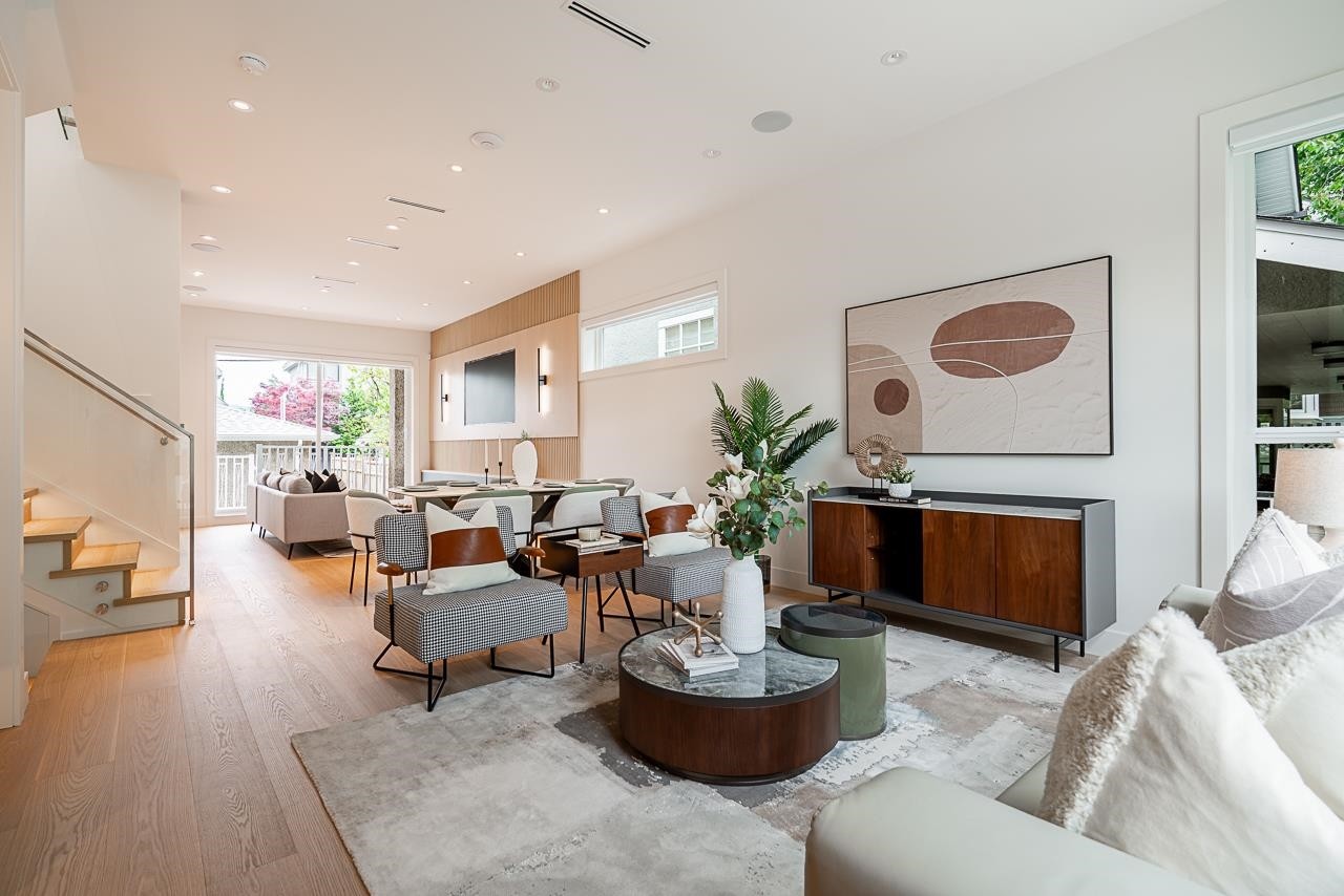 2561 2Nd Avenue W, Vancouver, BC