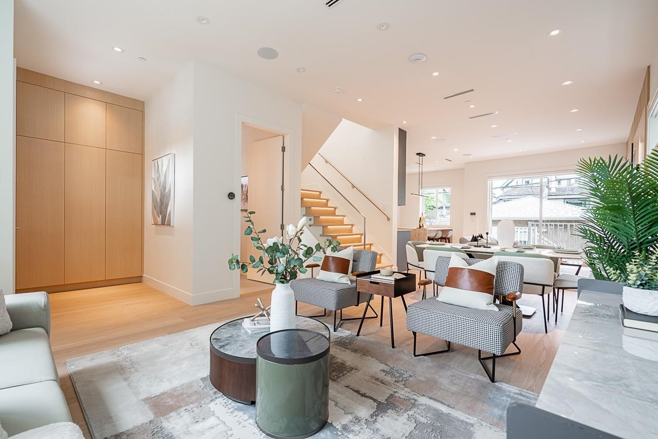 2561 2Nd Avenue W, Vancouver, BC