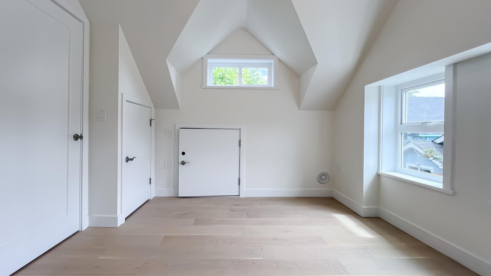 1157 Keefer Street, Vancouver, BC