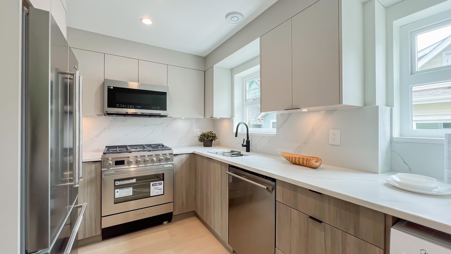 1157 Keefer Street, Vancouver, BC