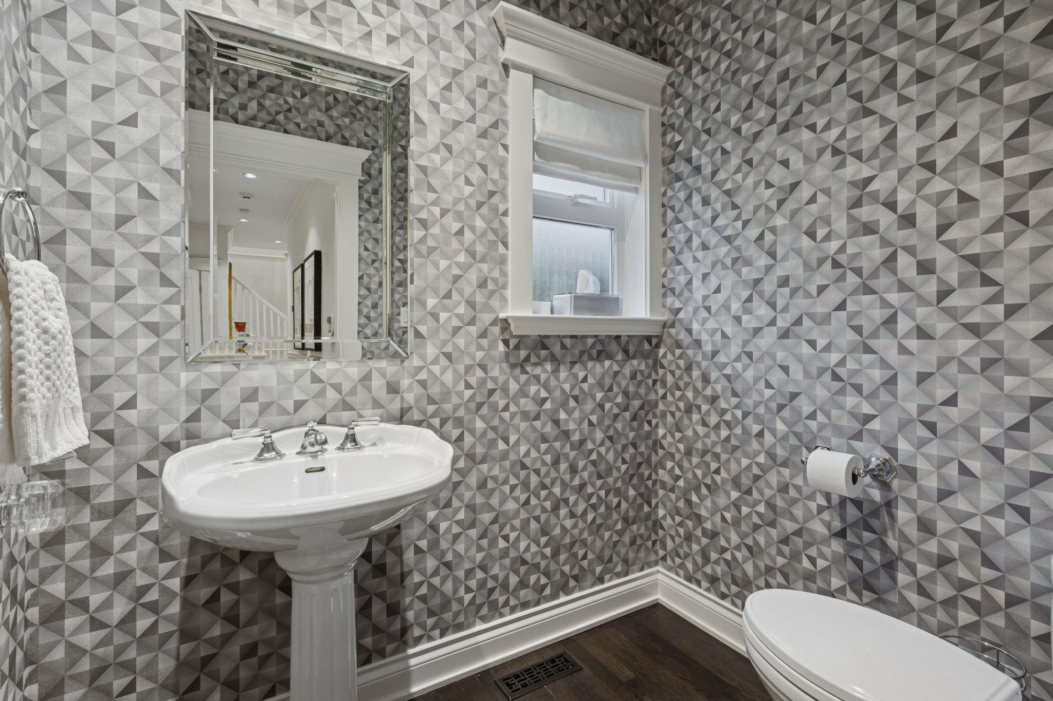 4081 Woodbury Avenue, North Vancouver, BC