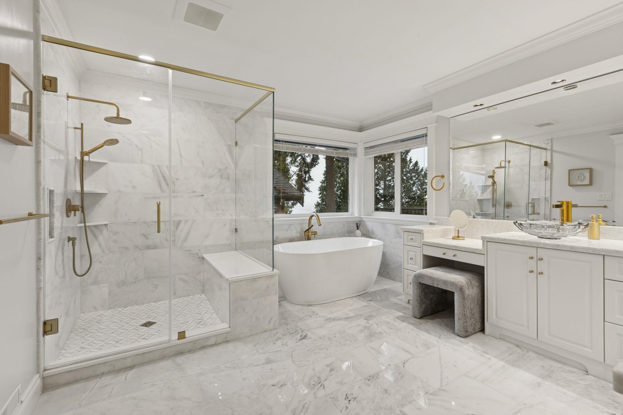 4081 Woodbury Avenue, North Vancouver, BC