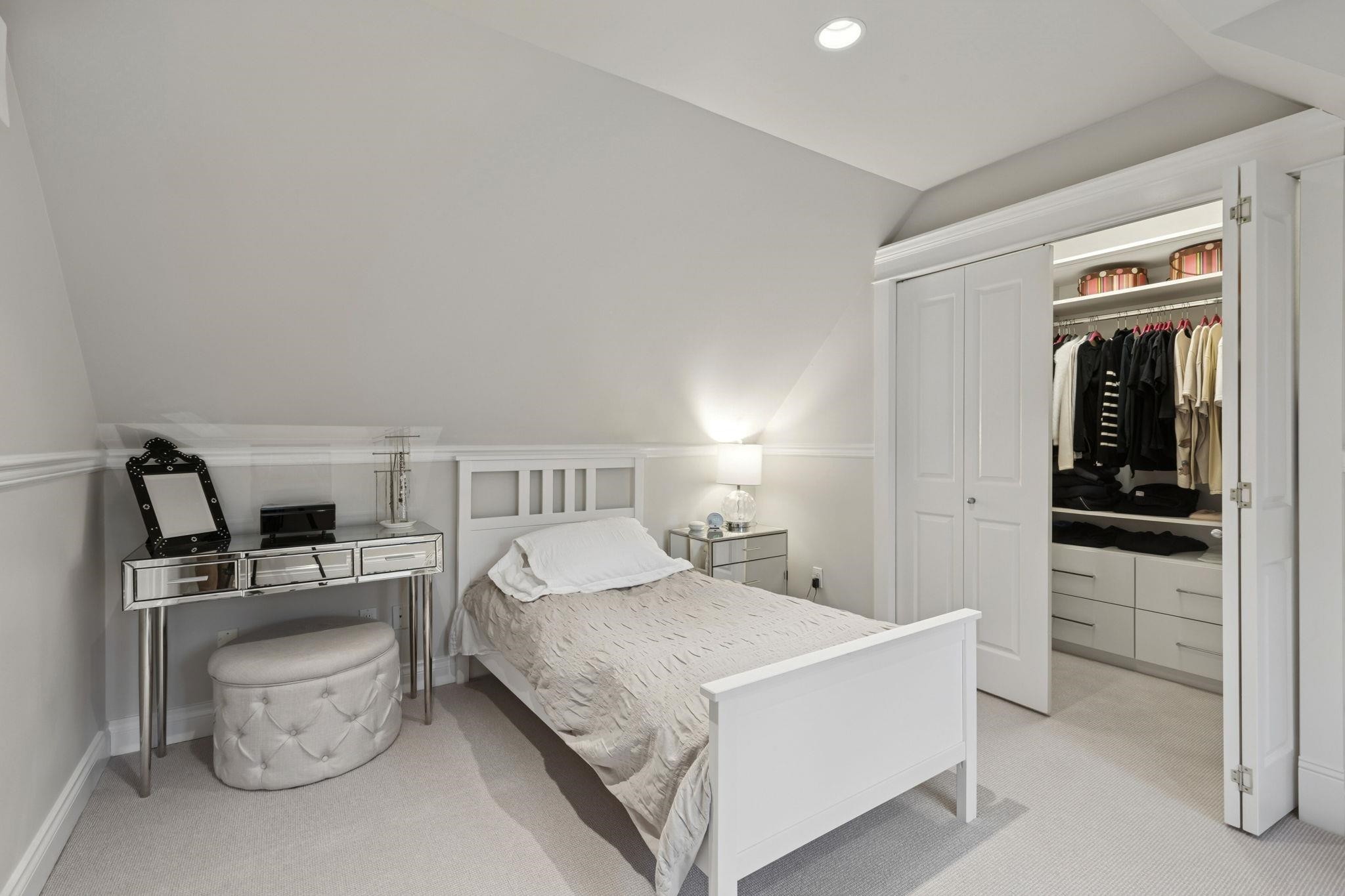 4081 Woodbury Avenue, North Vancouver, BC