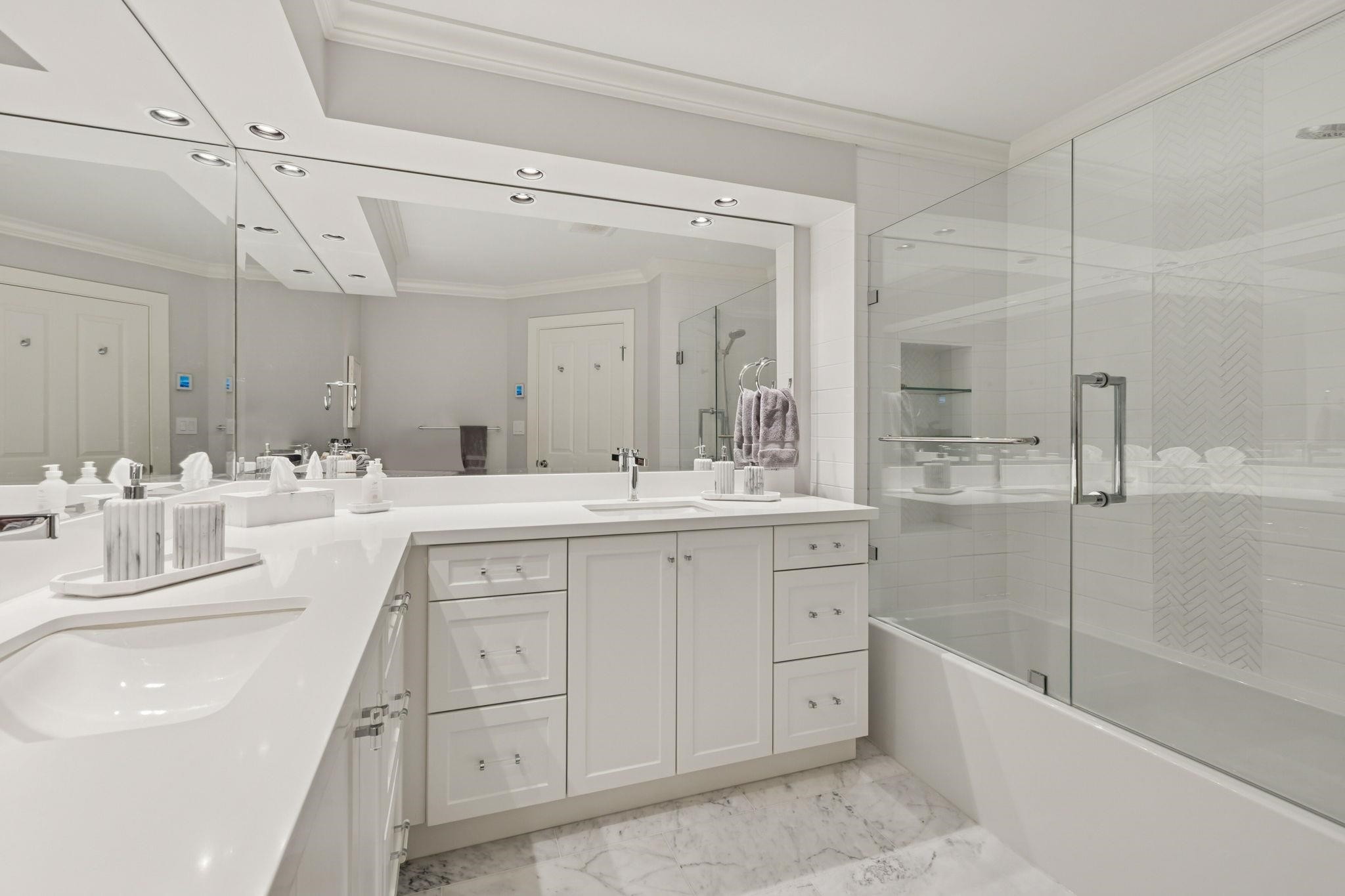 4081 Woodbury Avenue, North Vancouver, BC