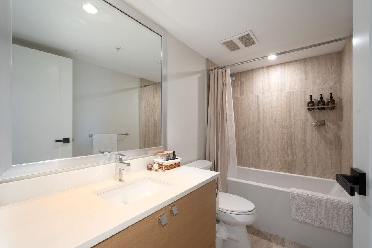 2063 10Th Avenue W, Vancouver, BC