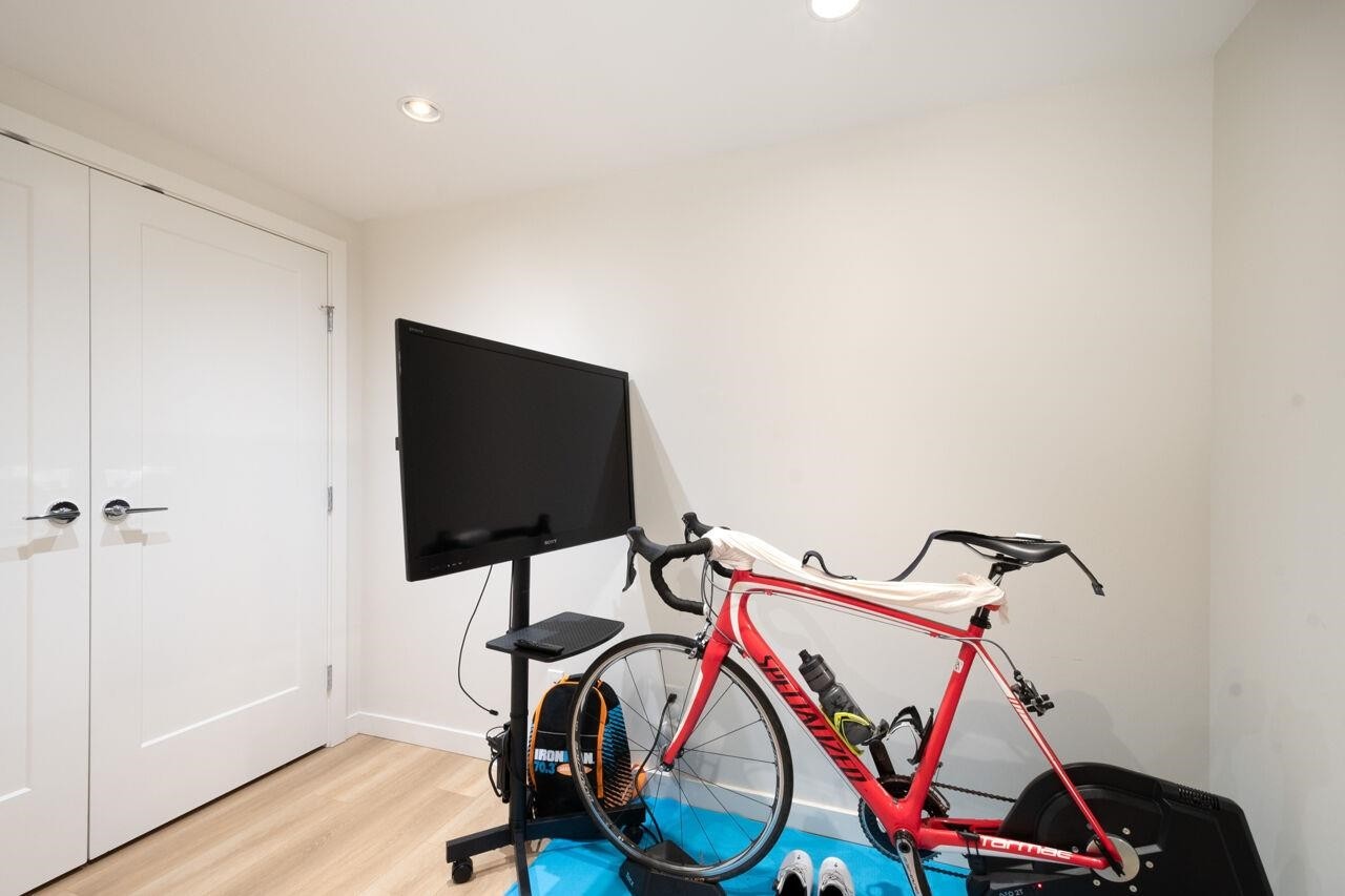 2063 10Th Avenue W, Vancouver, BC