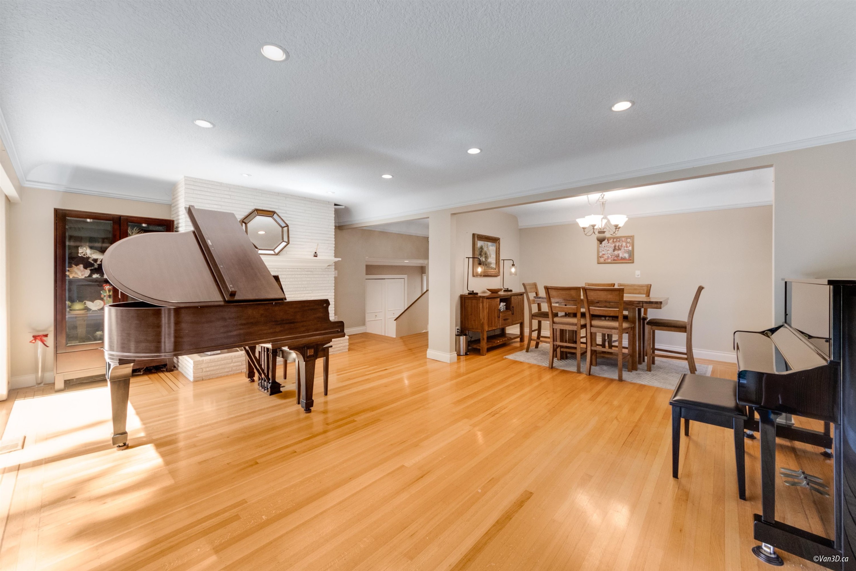 651 Kenwood Road, West Vancouver, BC