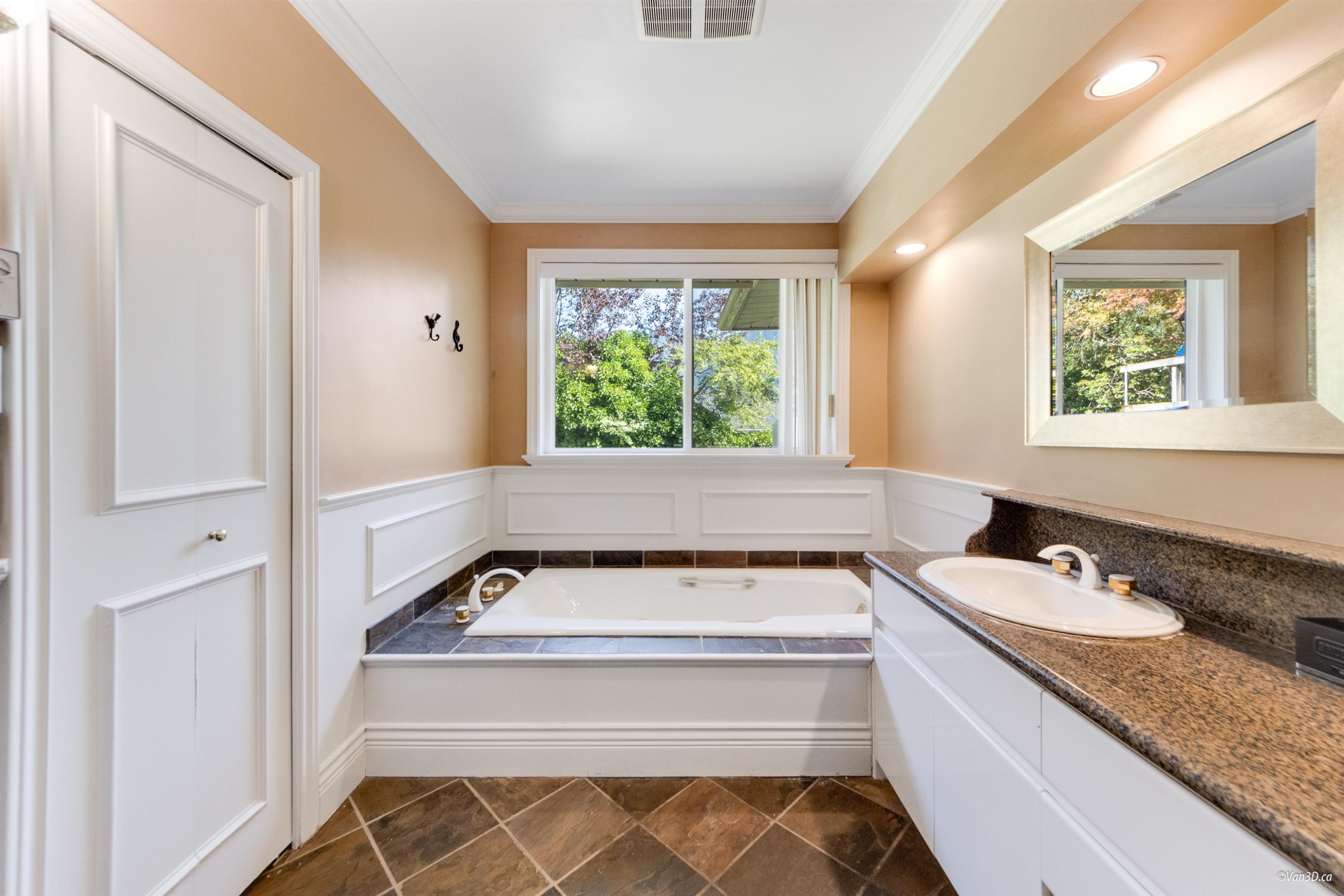 651 Kenwood Road, West Vancouver, BC