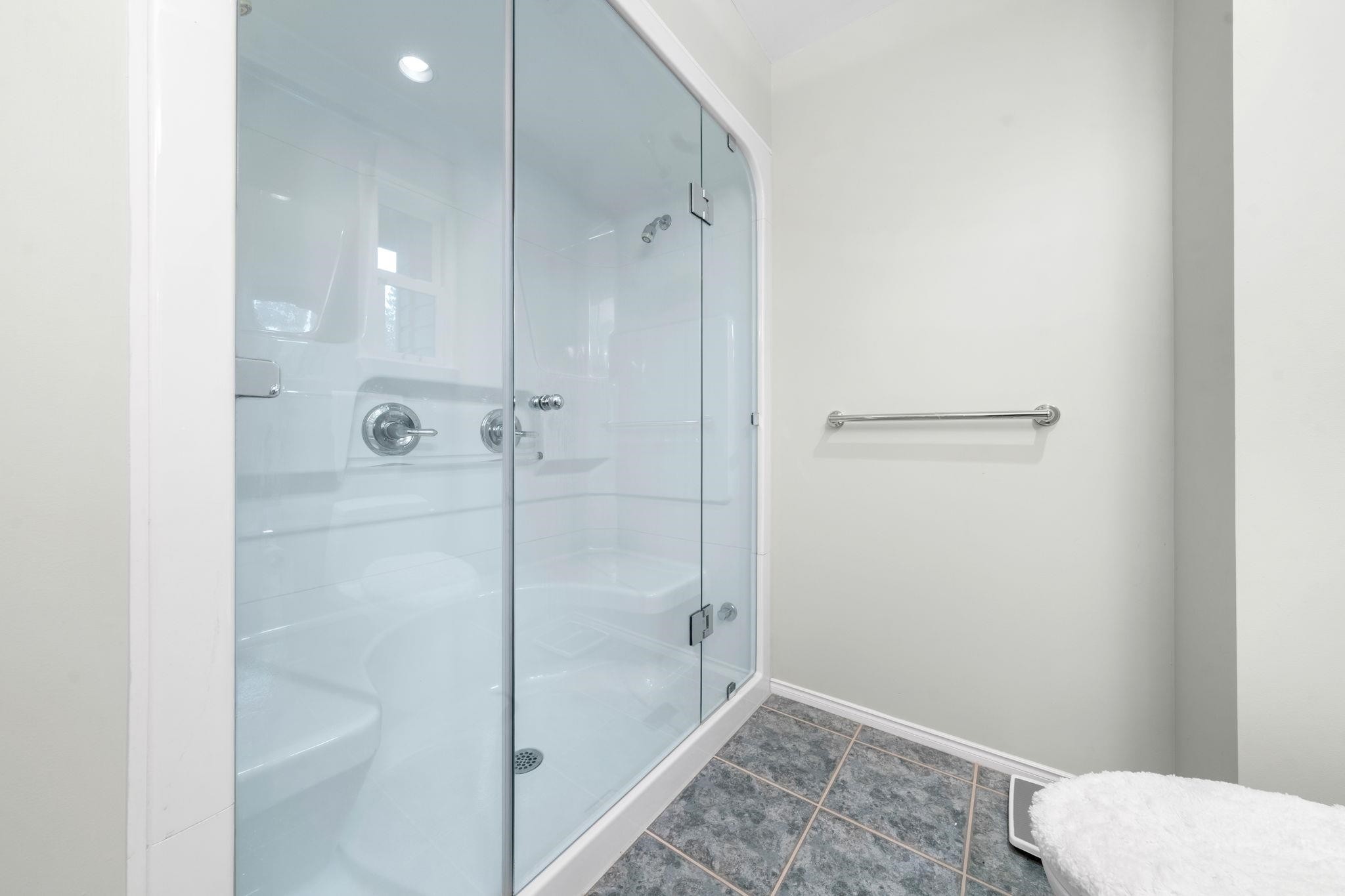 1200 Hilary Place, North Vancouver, BC