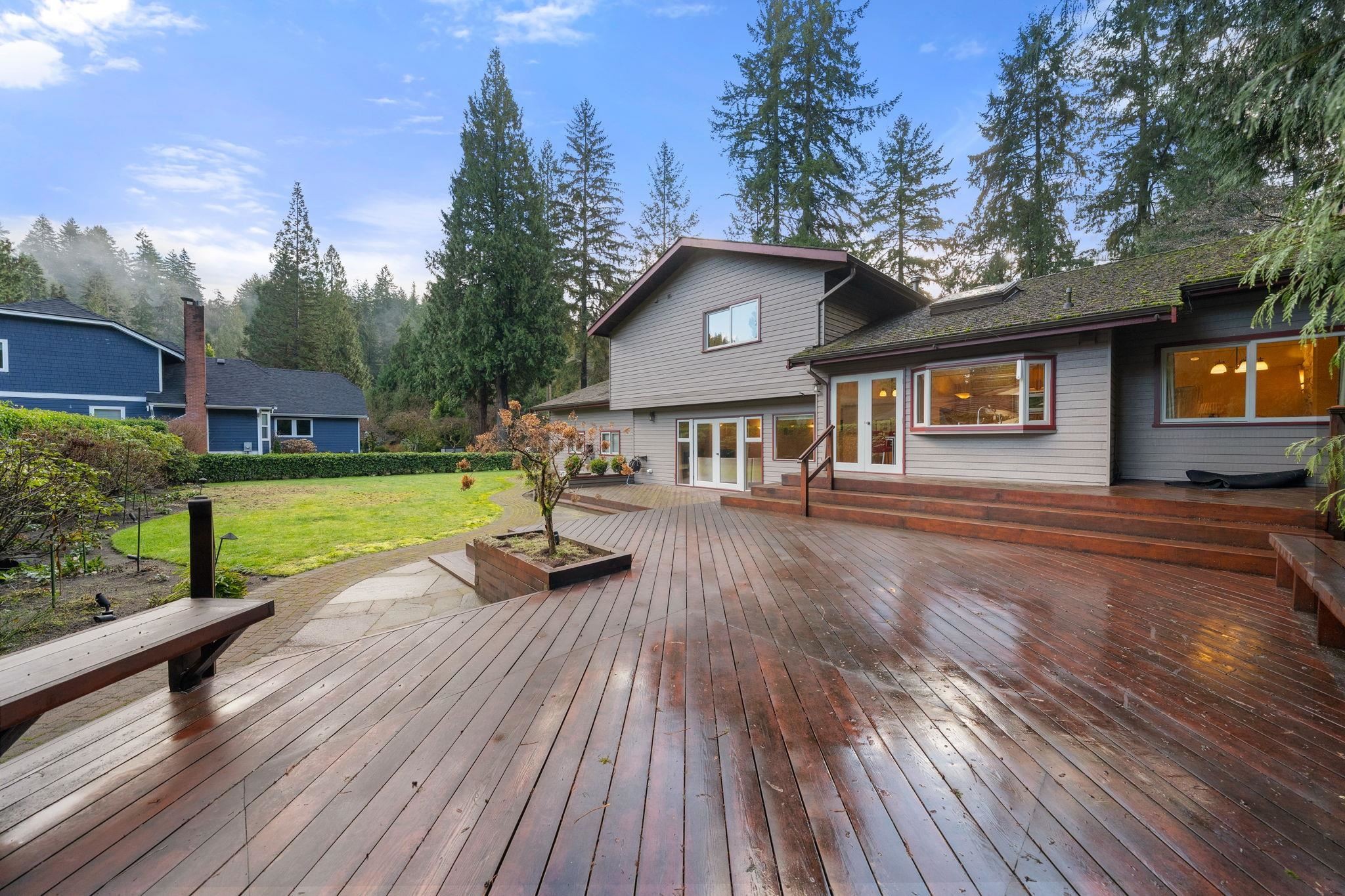 1200 Hilary Place, North Vancouver, BC