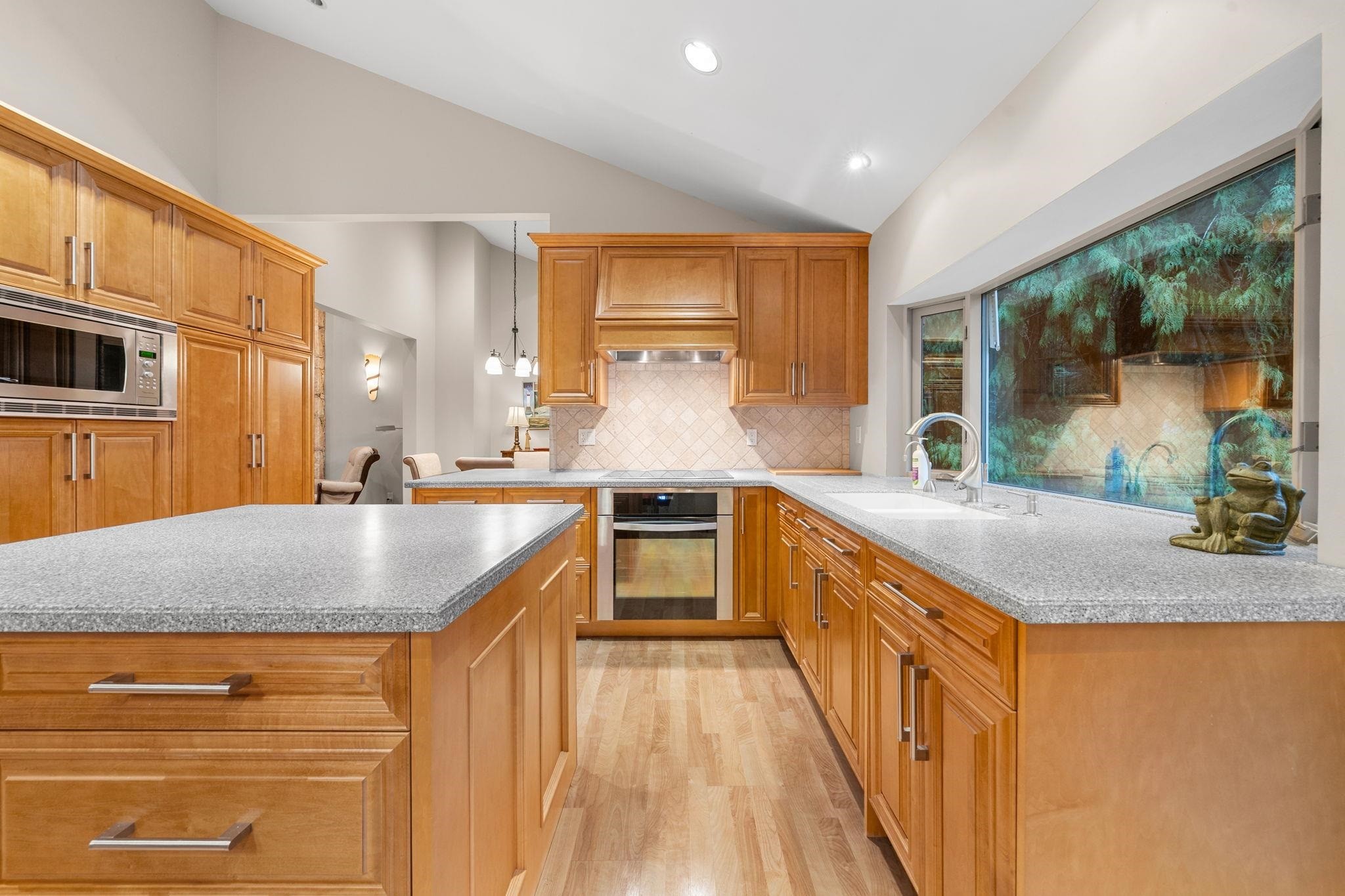 1200 Hilary Place, North Vancouver, BC