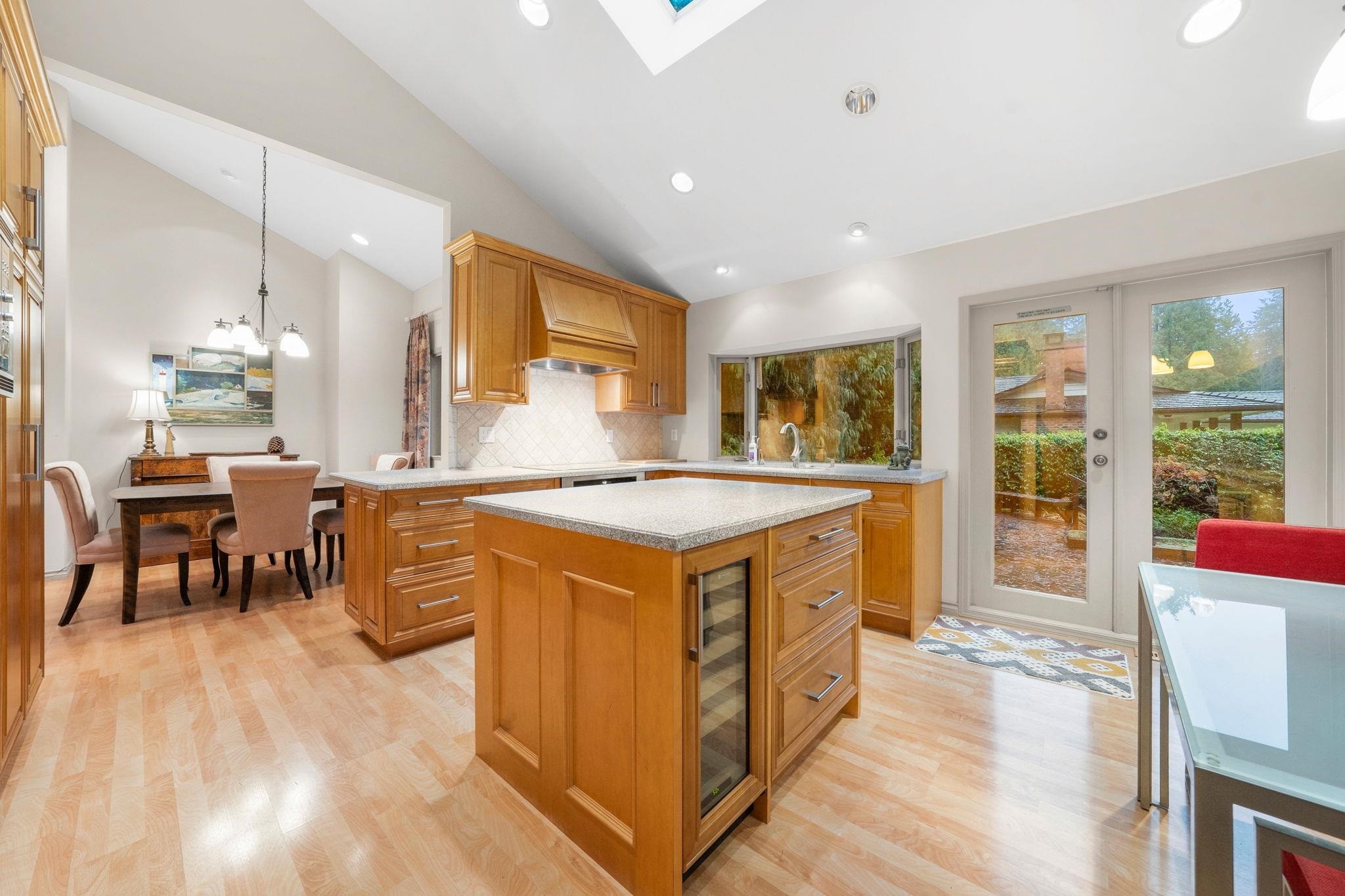 1200 Hilary Place, North Vancouver, BC