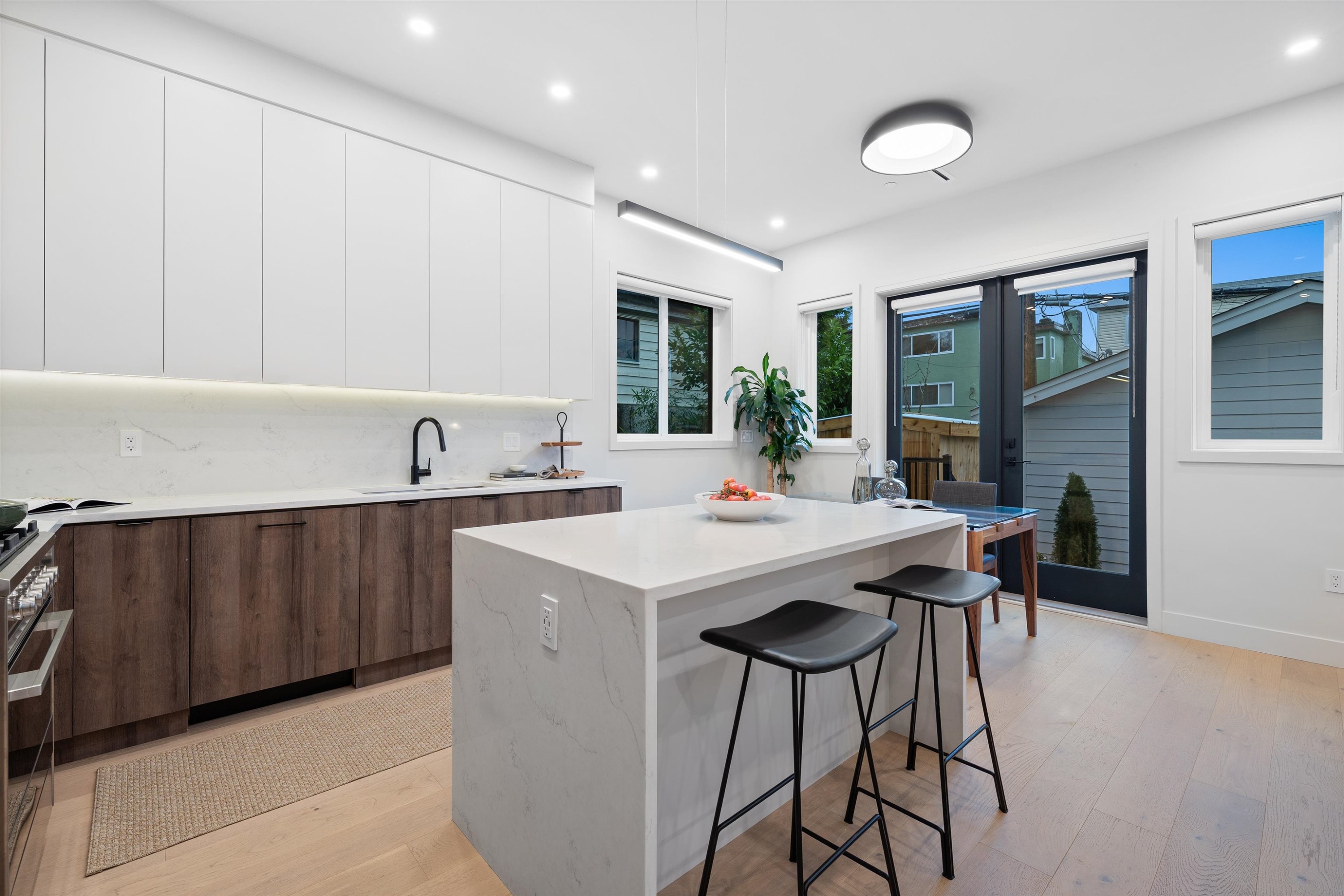 919 10Th Avenue E, Vancouver, BC