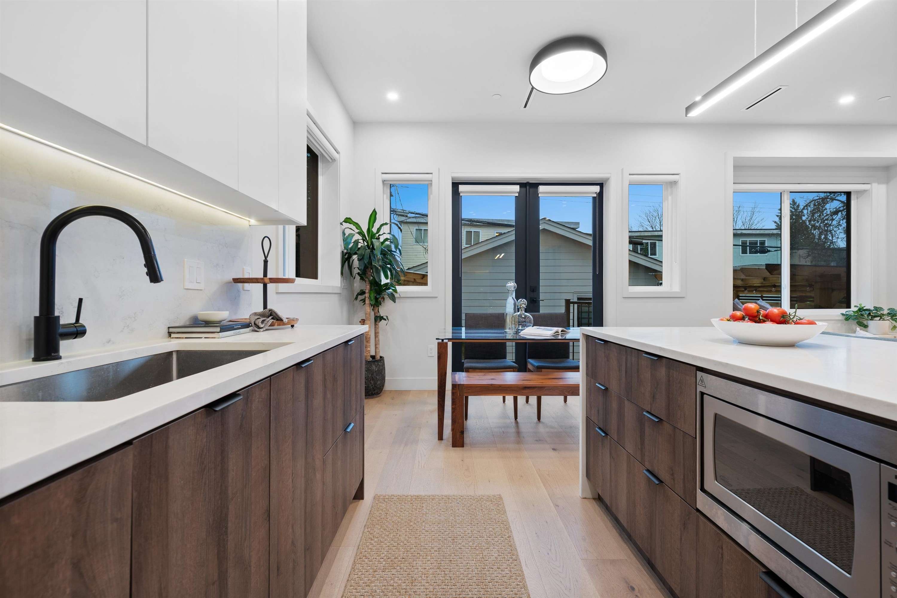 919 10Th Avenue E, Vancouver, BC