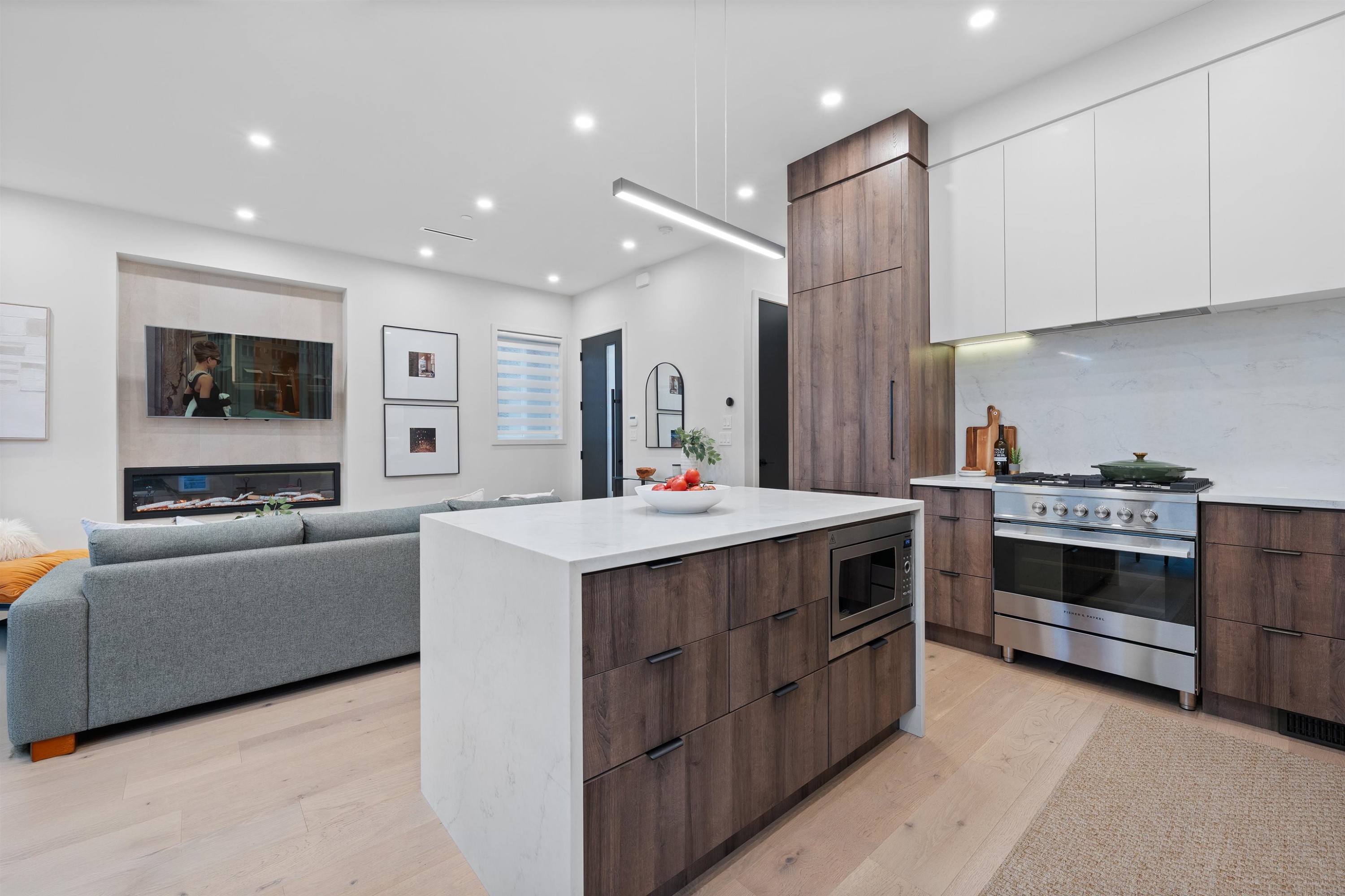 919 10Th Avenue E, Vancouver, BC