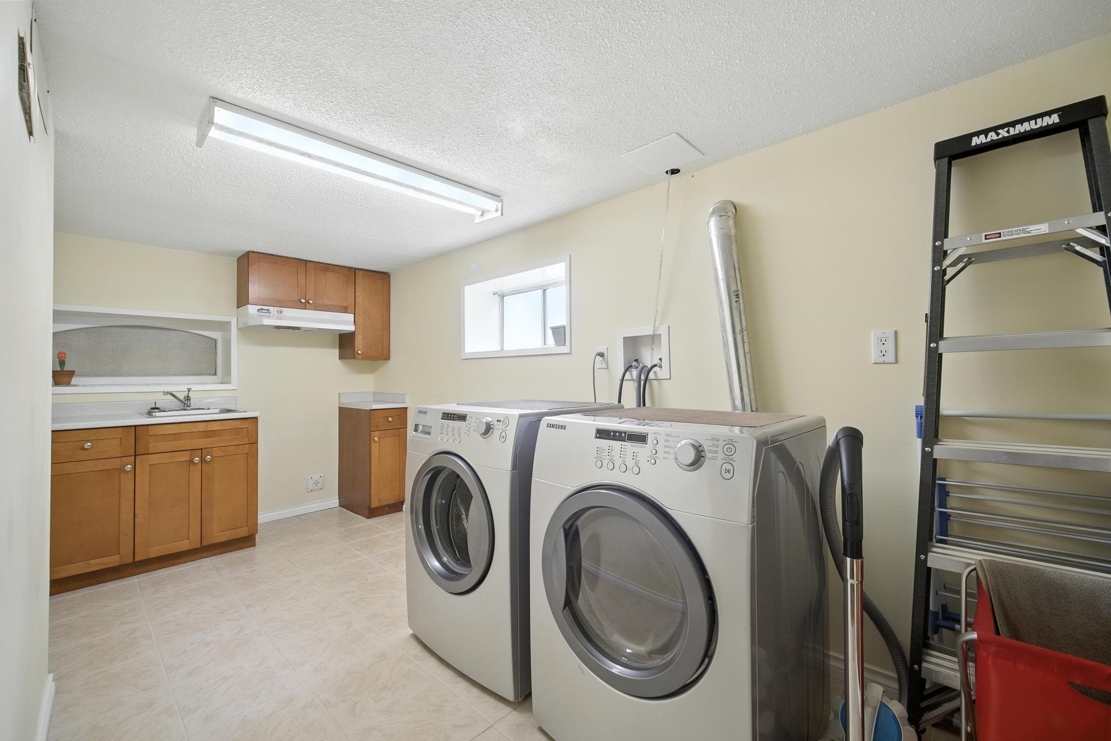 966 64Th Avenue E, Vancouver, BC