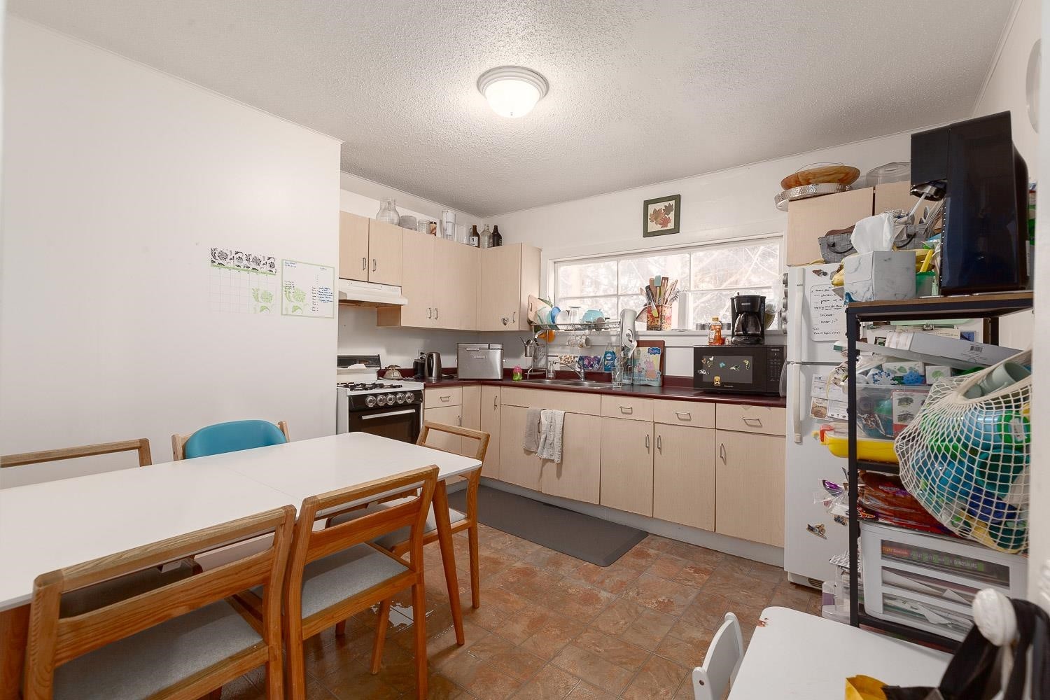 2483 6Th Avenue W, Vancouver, BC