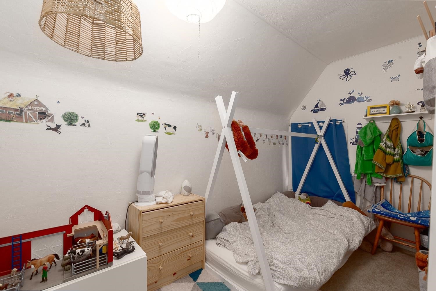 2483 6Th Avenue W, Vancouver, BC