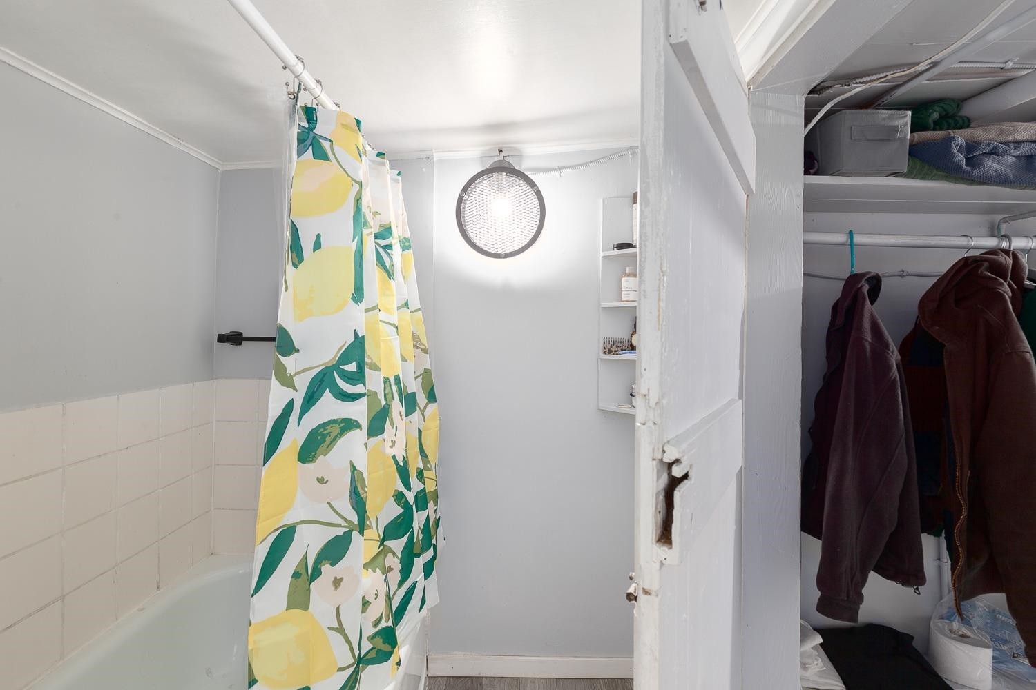 2483 6Th Avenue W, Vancouver, BC