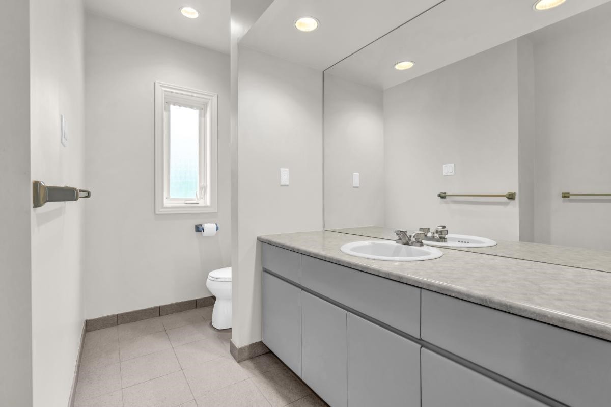 1437 Bramwell Road, West Vancouver, BC