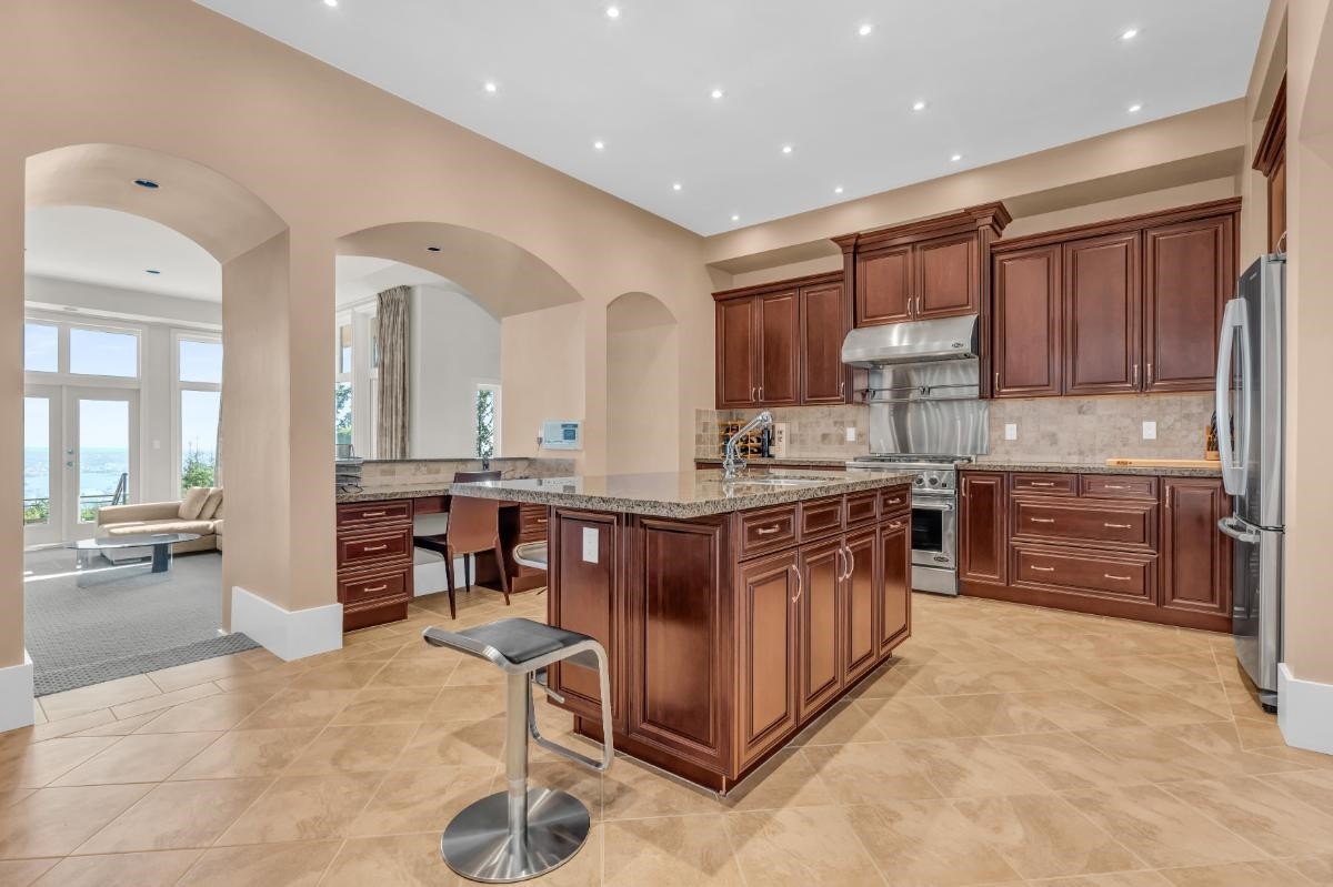 1437 Bramwell Road, West Vancouver, BC