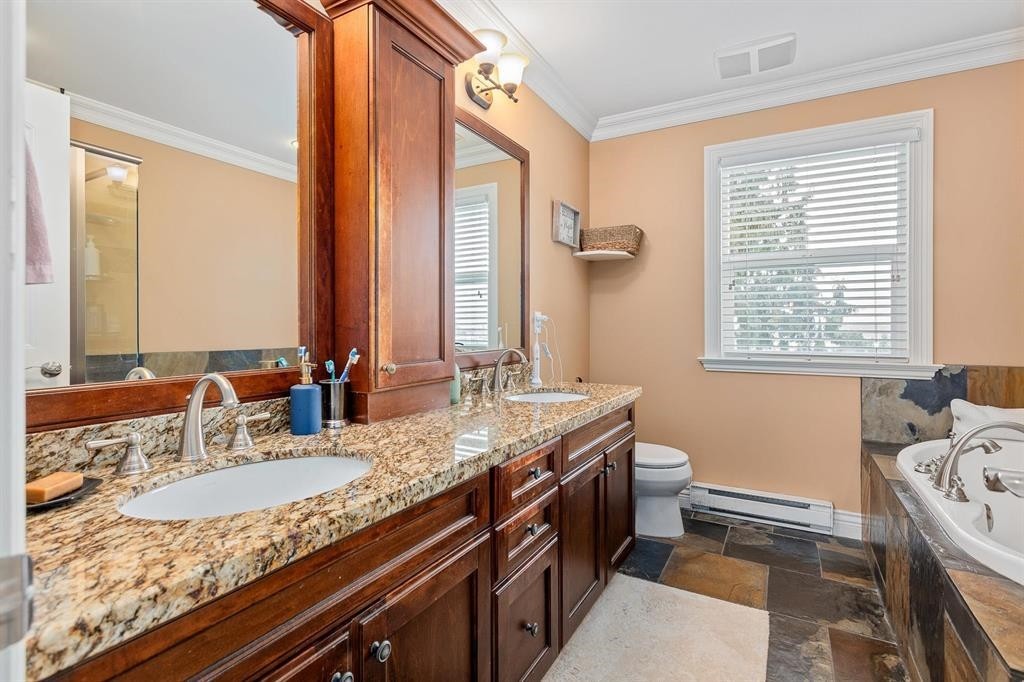 1122 Rochester Avenue, Coquitlam, BC