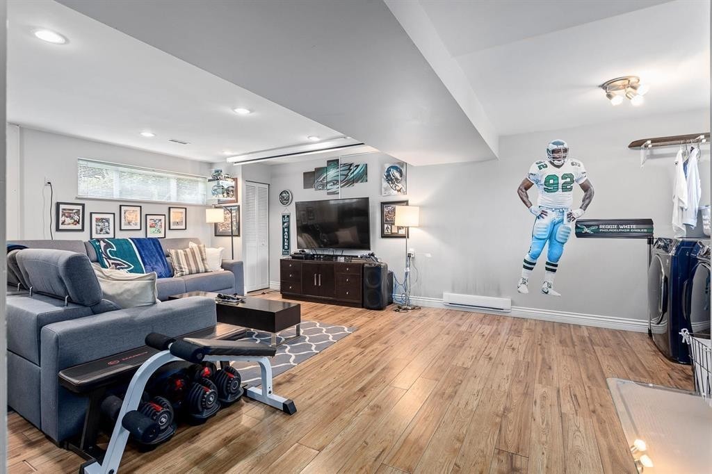 1122 Rochester Avenue, Coquitlam, BC