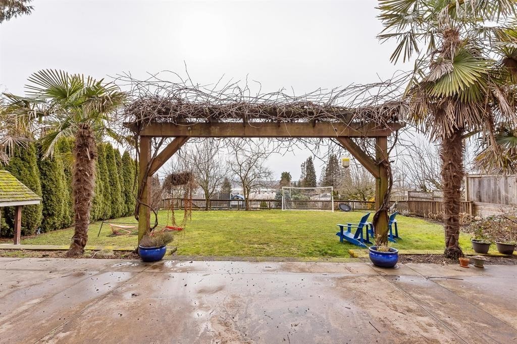 1122 Rochester Avenue, Coquitlam, BC