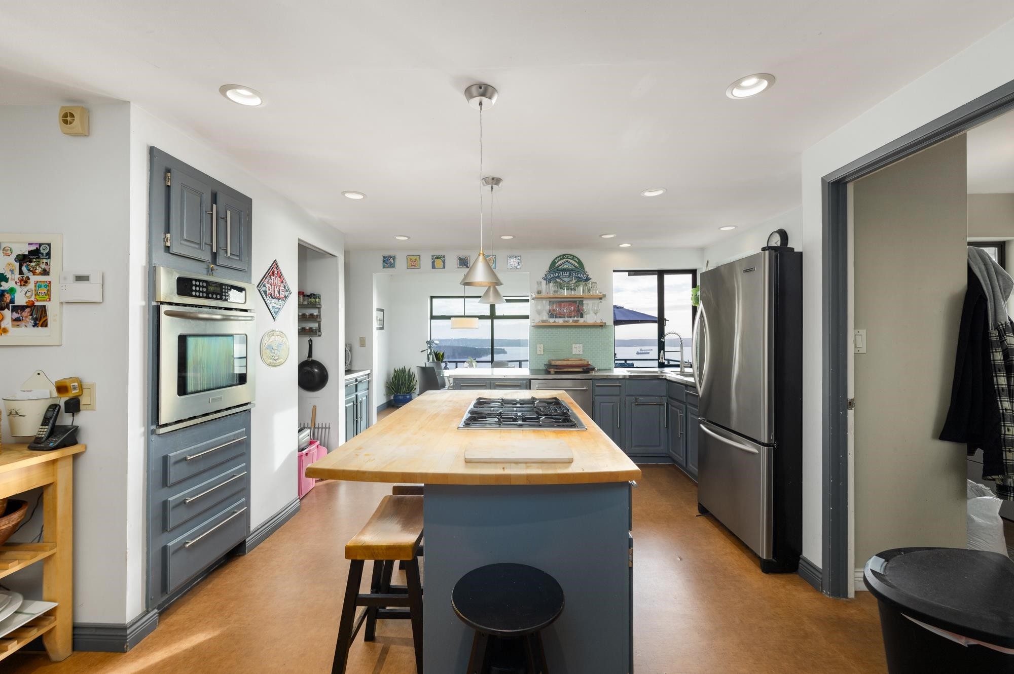 2346 Westhill Drive, West Vancouver, BC