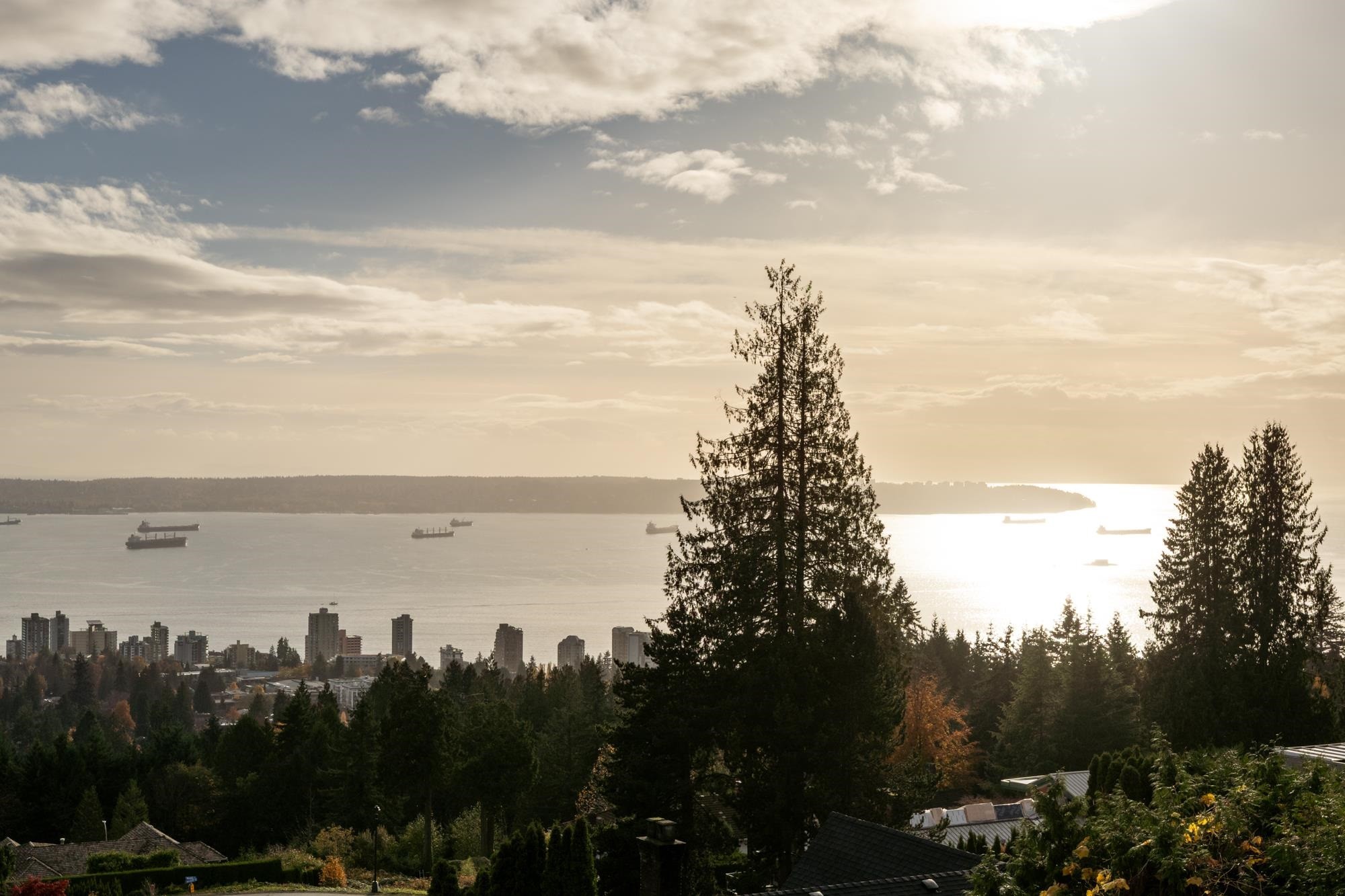 2346 Westhill Drive, West Vancouver, BC