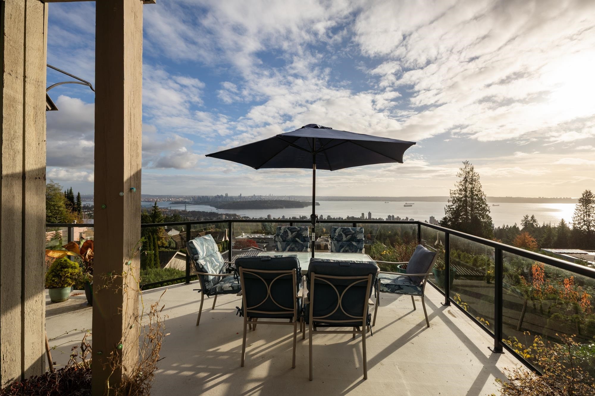 2346 Westhill Drive, West Vancouver, BC