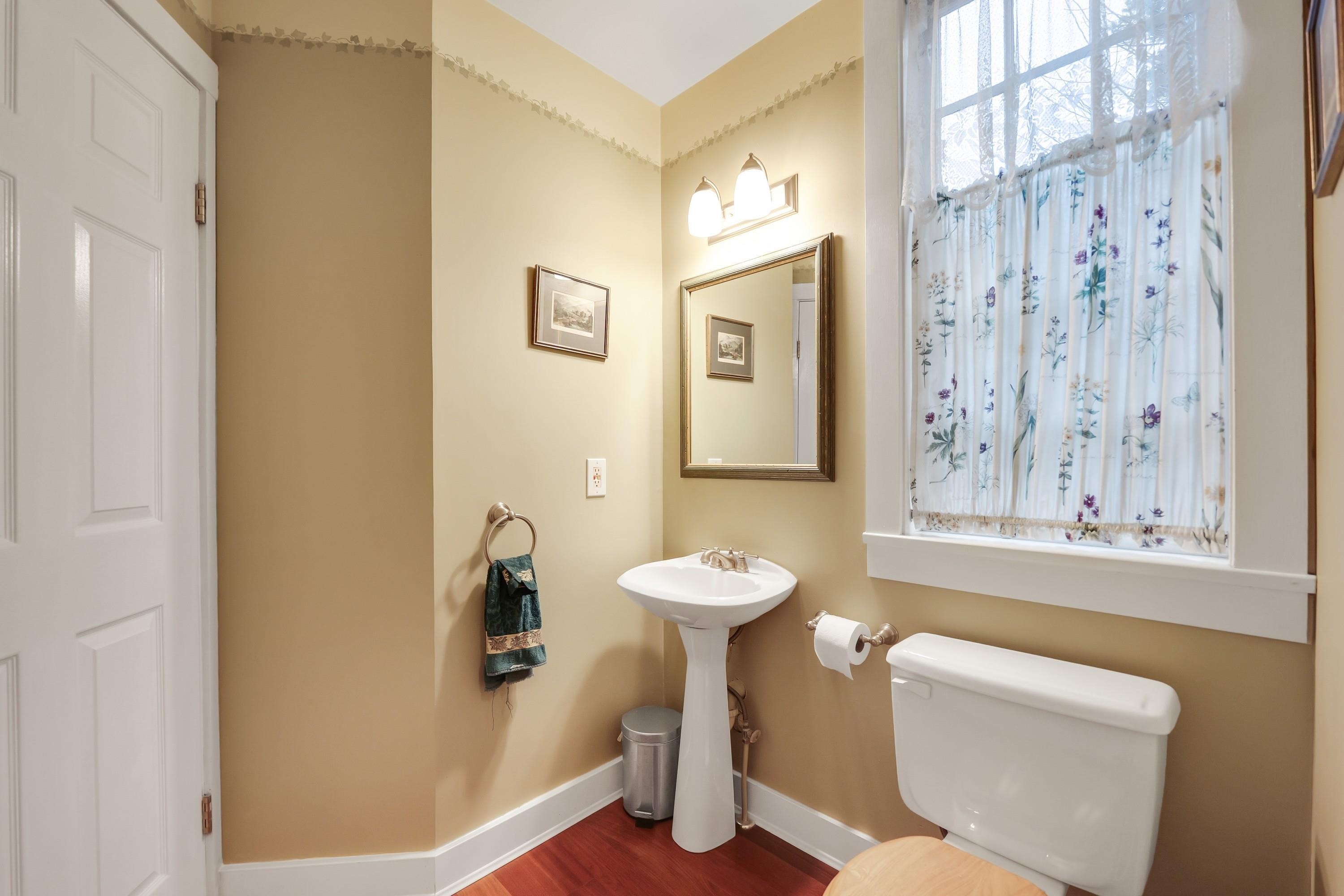 1509 Mahon Avenue, North Vancouver, BC