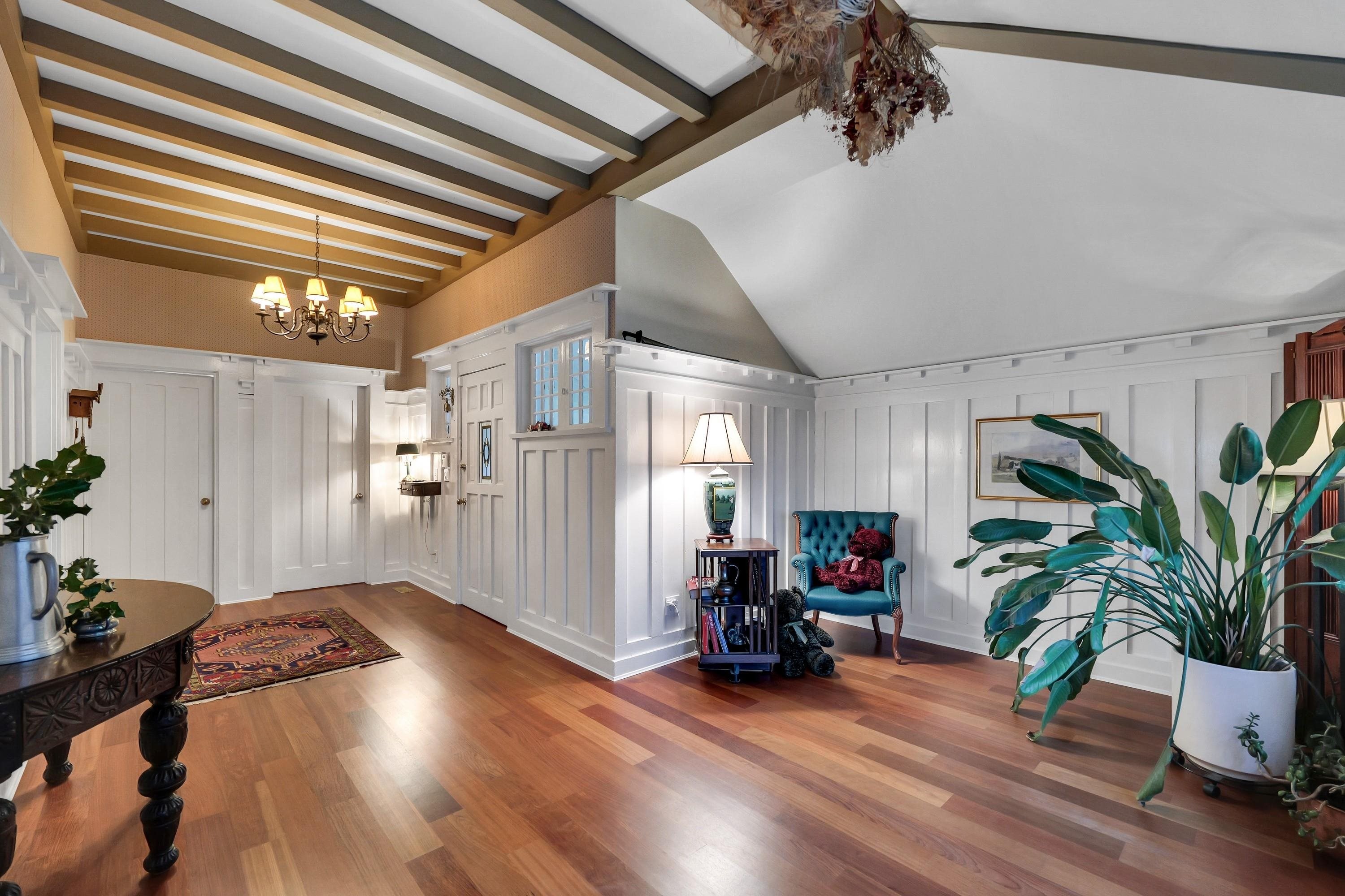 1509 Mahon Avenue, North Vancouver, BC