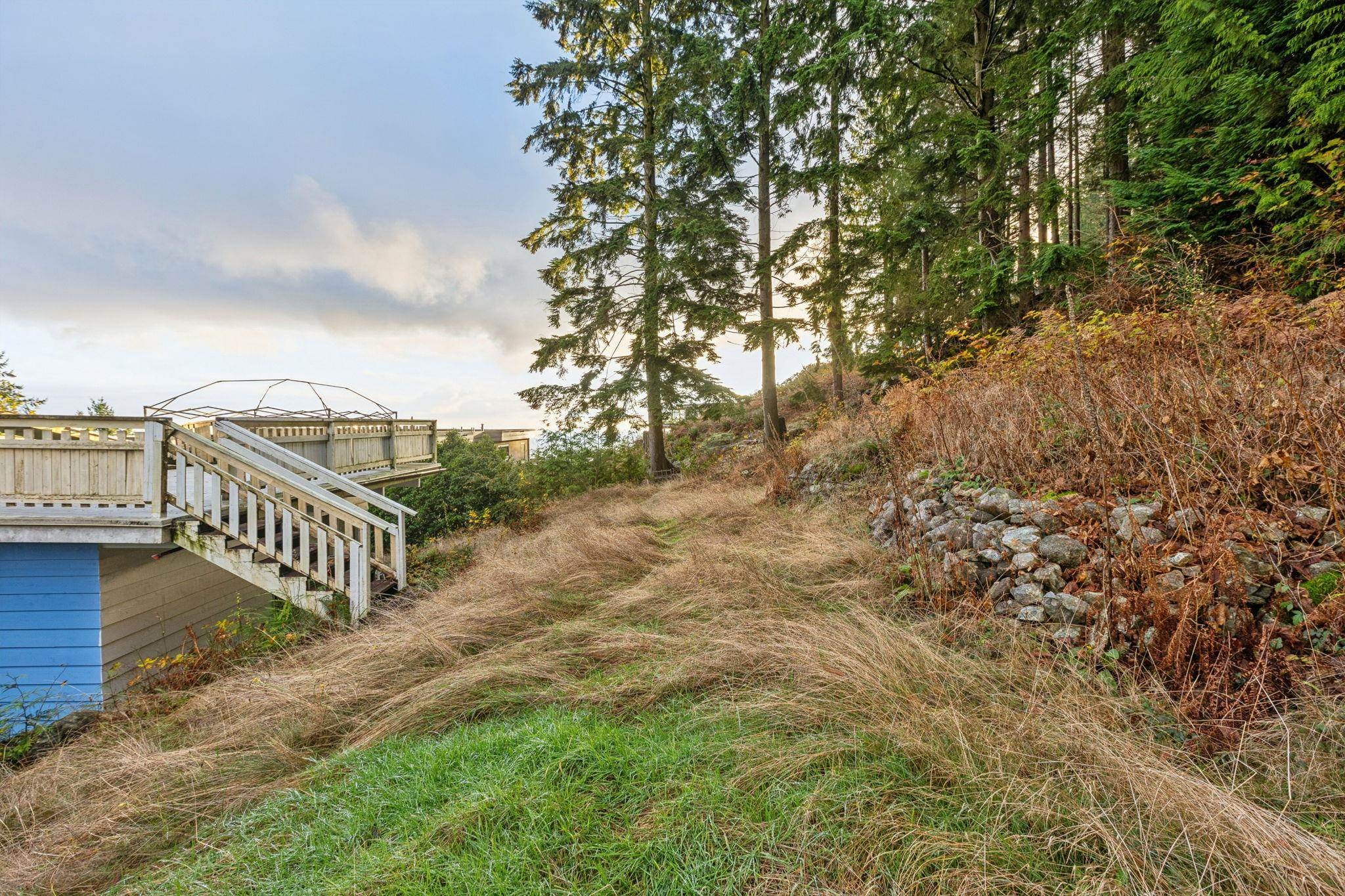 556 Ballantree Road, West Vancouver, BC